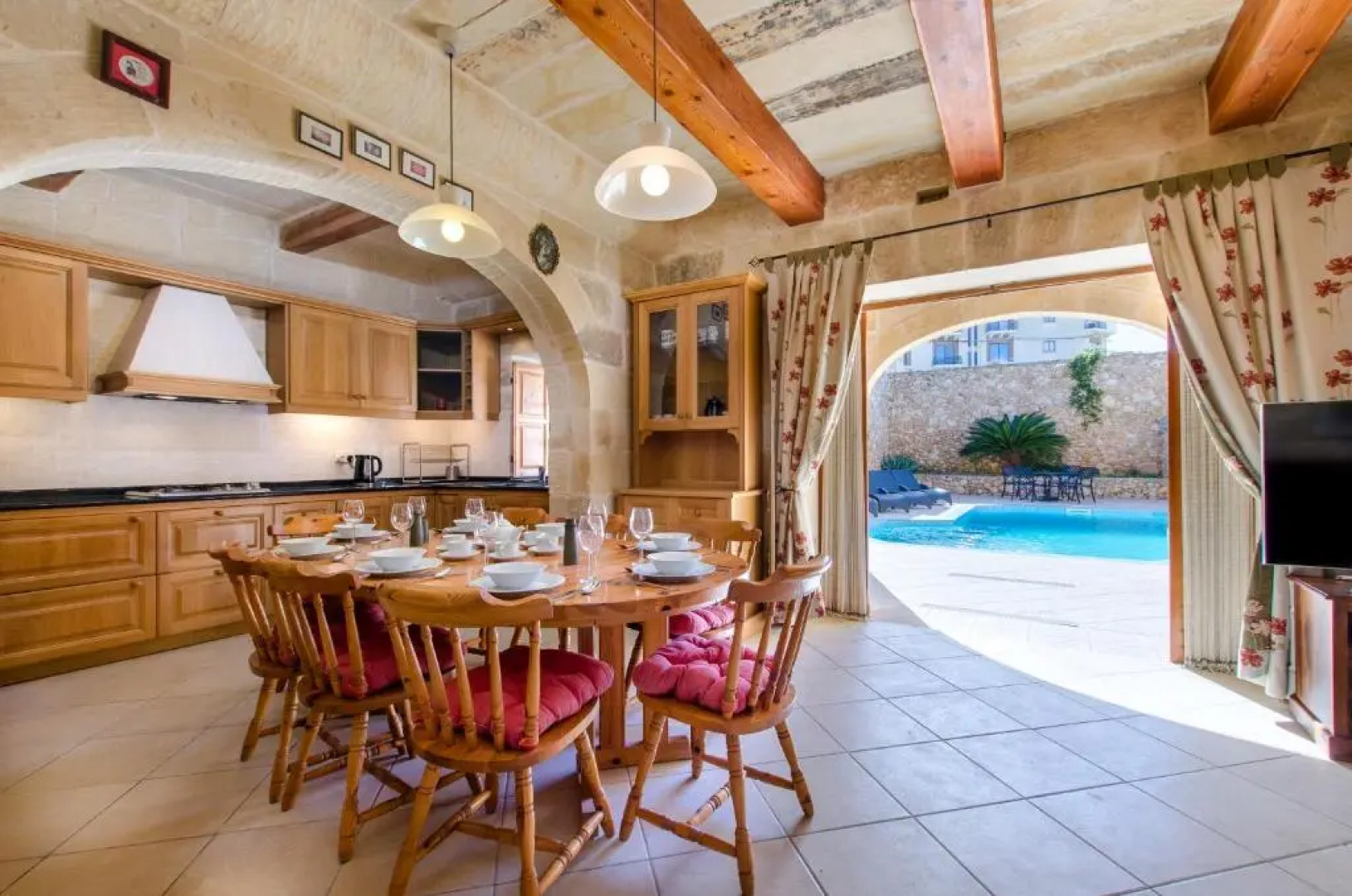 The Grand Authentic House with Private Pool