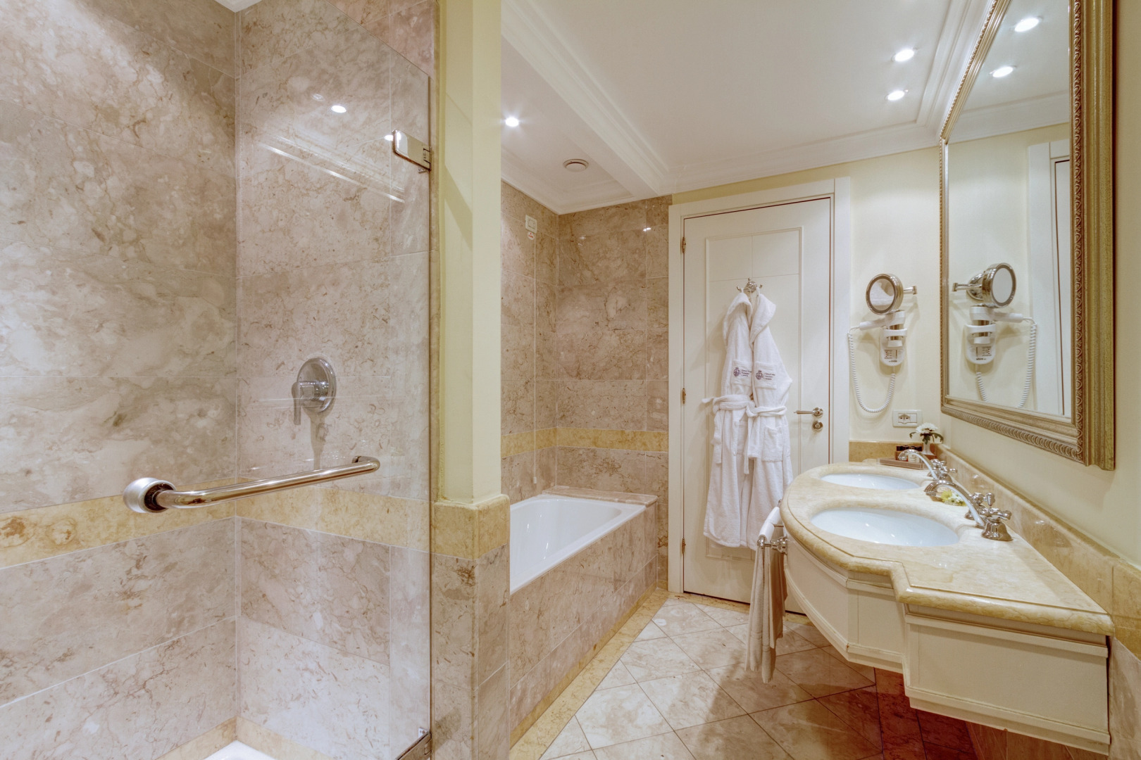 Excelsior Grand Hotel