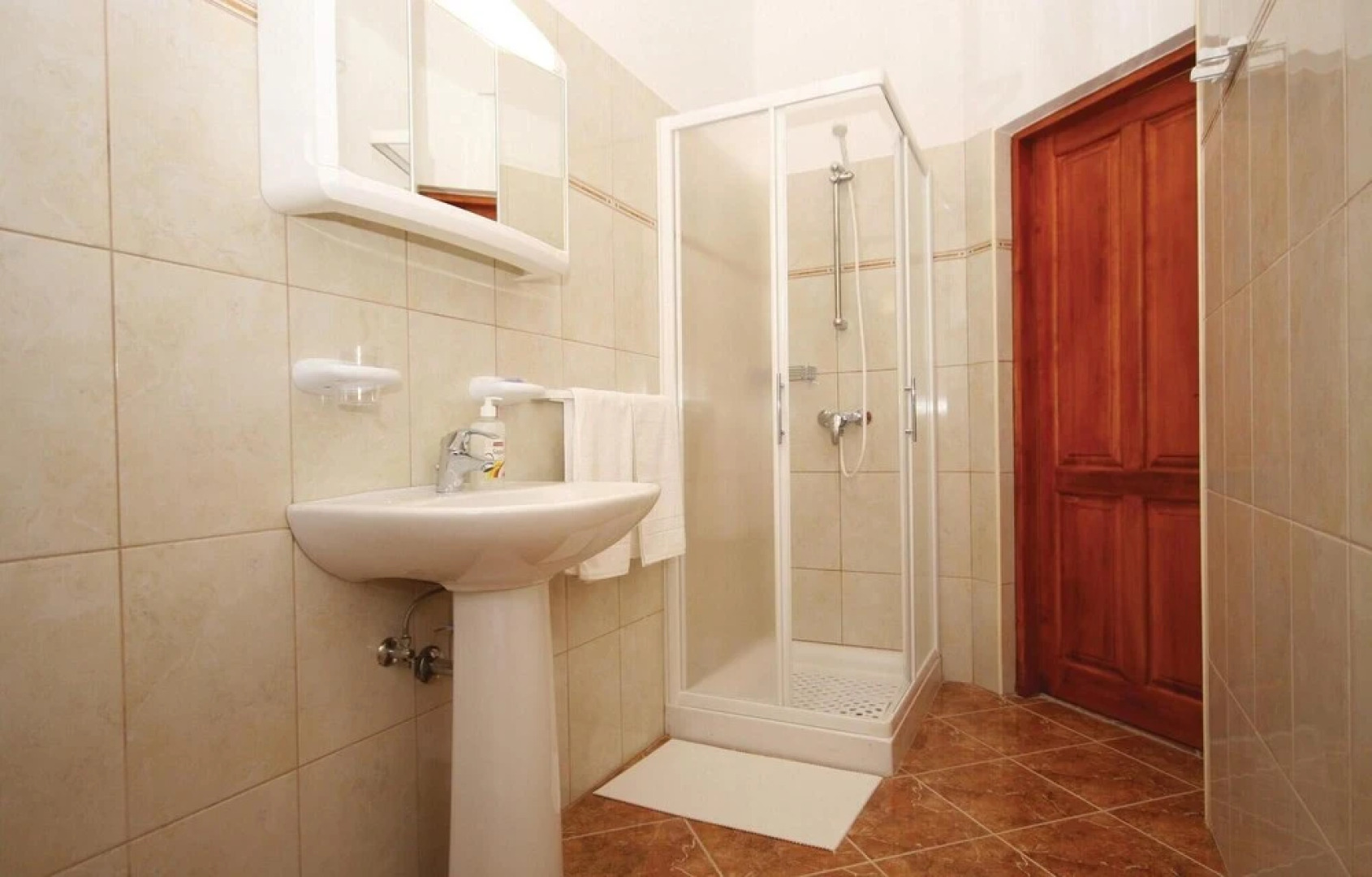 Beautiful Home in Butkovici With Wifi and 2 Bedrooms