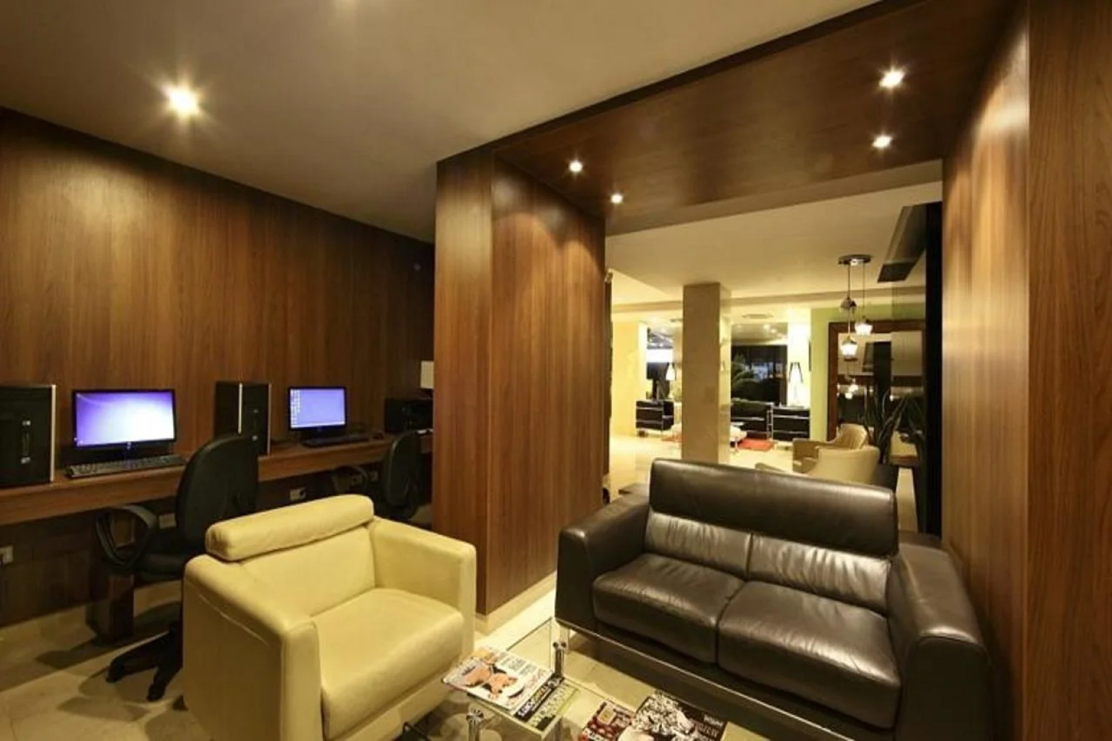 Hotel Suites Ambassador