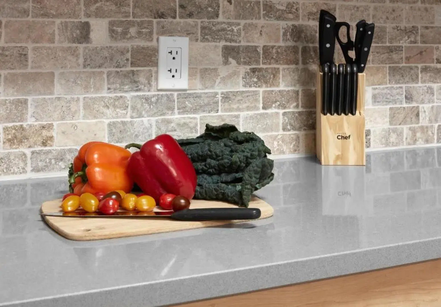 Newly Renovated Grizzly Lodge, Spacious 3BR 2BA with open pool, hot tub