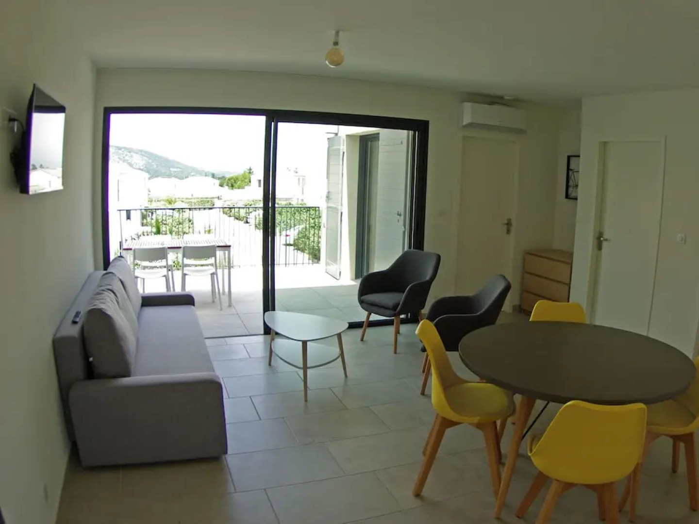 Attractive Holiday Home in Malaucène With Terrace