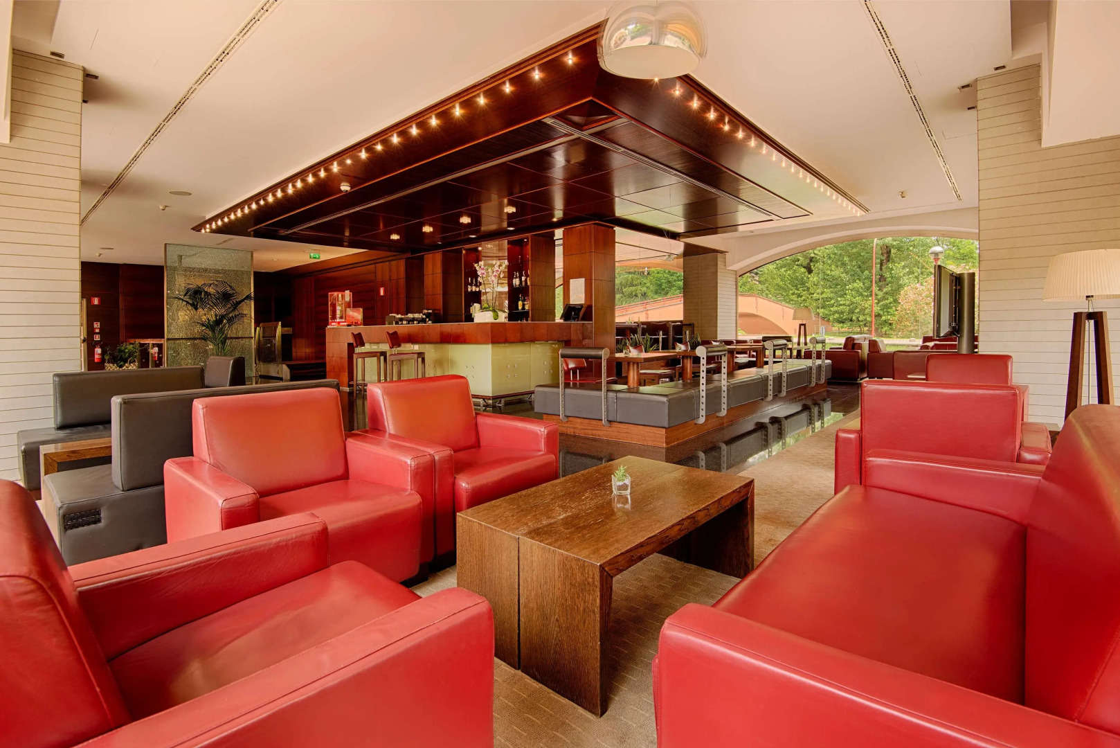 Отель NH Milano 2