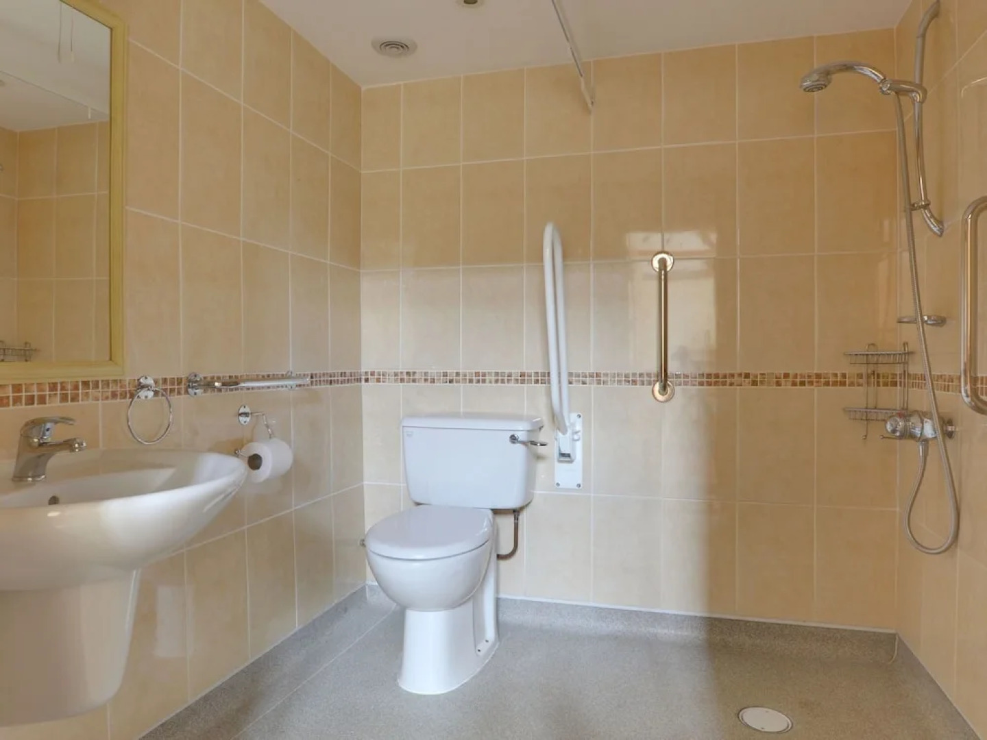 Lovely Holiday Home With Many Wooden Details in Nice Location