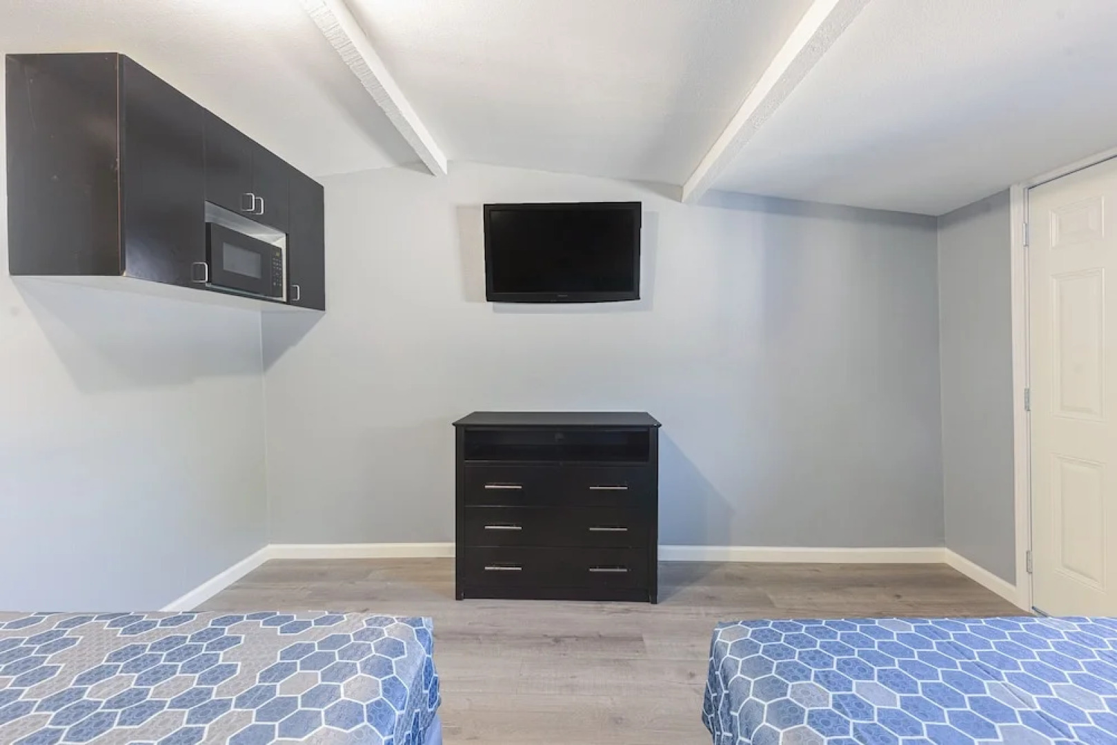 Sands Inn by OYO Winnie