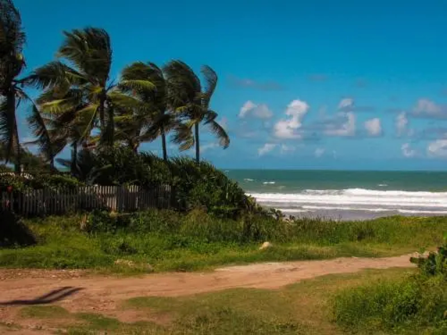 Apartamentos Condominio a Beira Mar