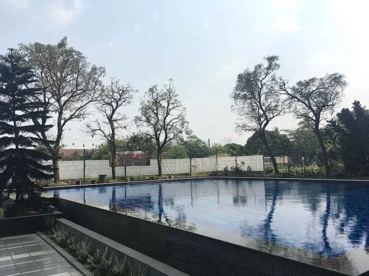 Strategic & Comfy 2Br Apartment At The Edge Near Unjani