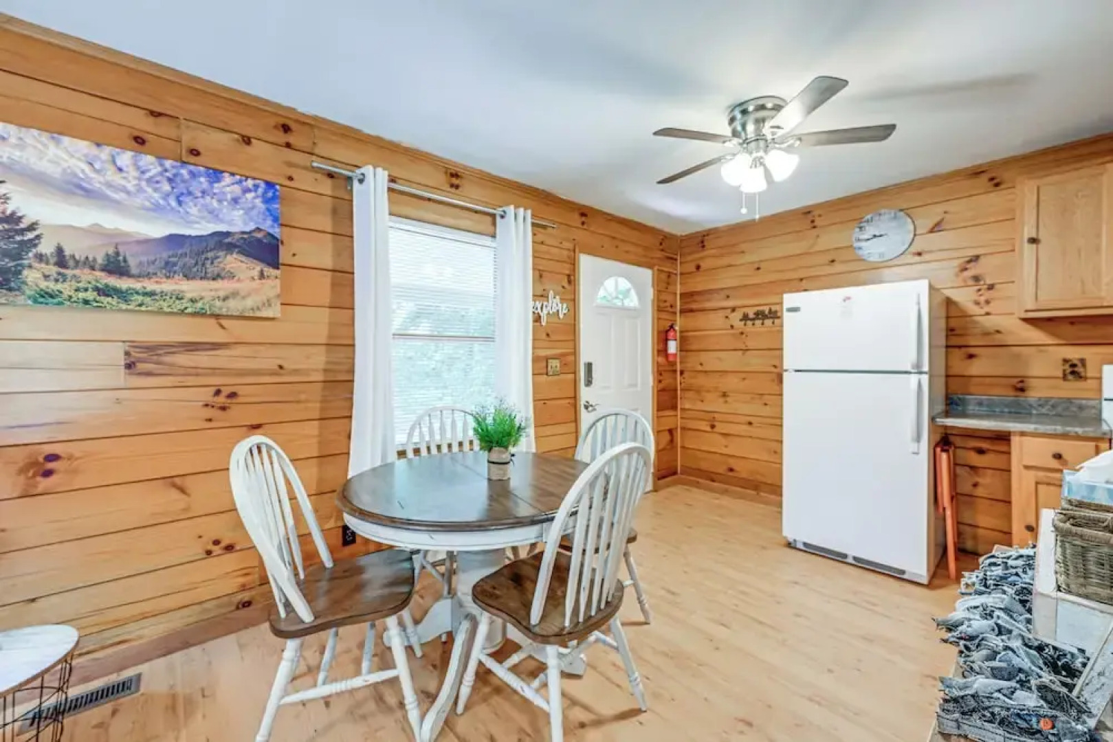 Cabin w/ Hot Tub, Near Smoky Mountains Natl Park!