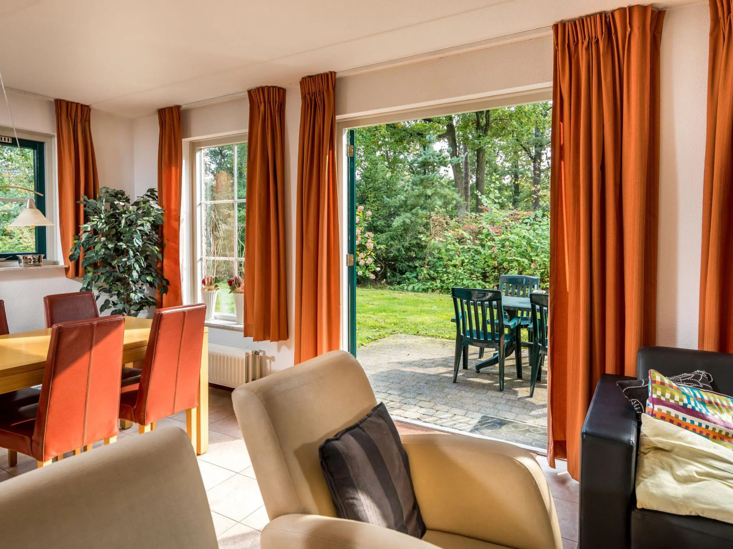 Detached holiday home with dishwasher, in a nature reserve