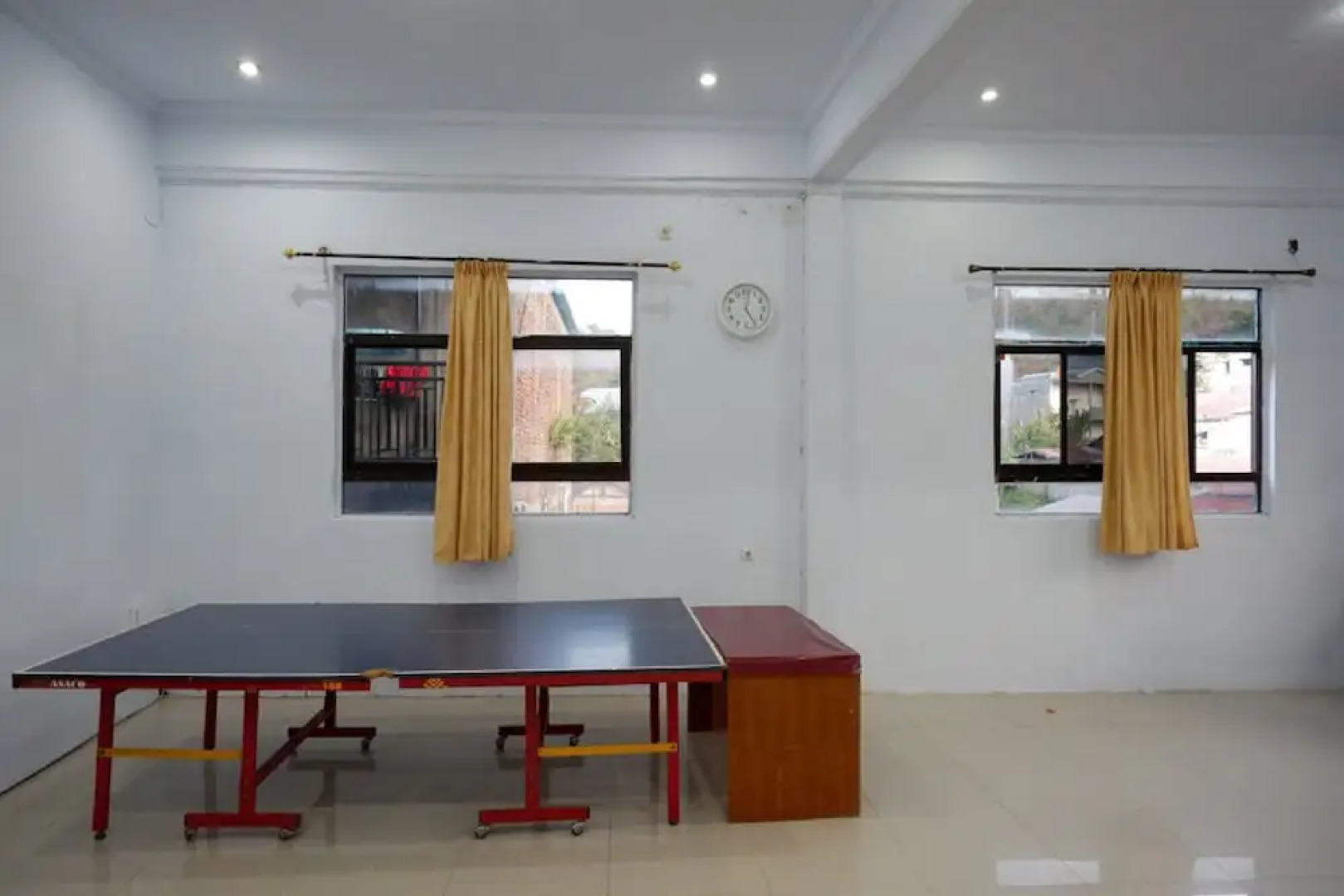 RedDoorz near Kamali Beach Bau Bau