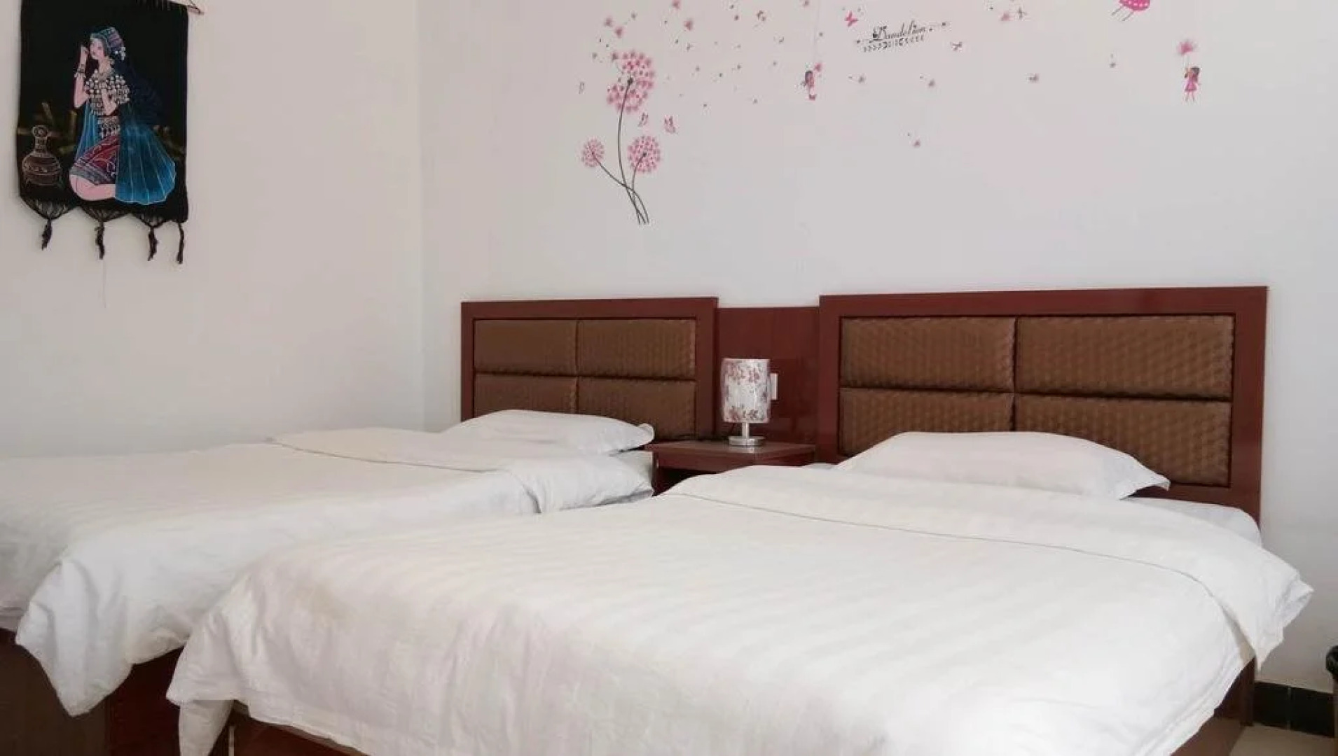 Dunhuang Hu Yang Inn