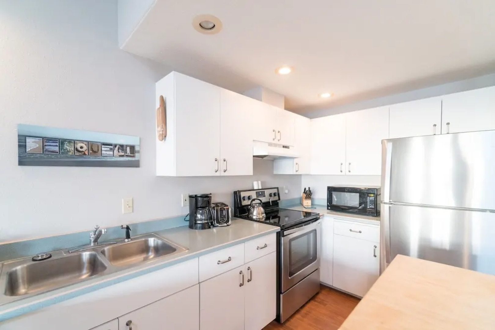 SeaQuell 3 Br condo by RedAwning