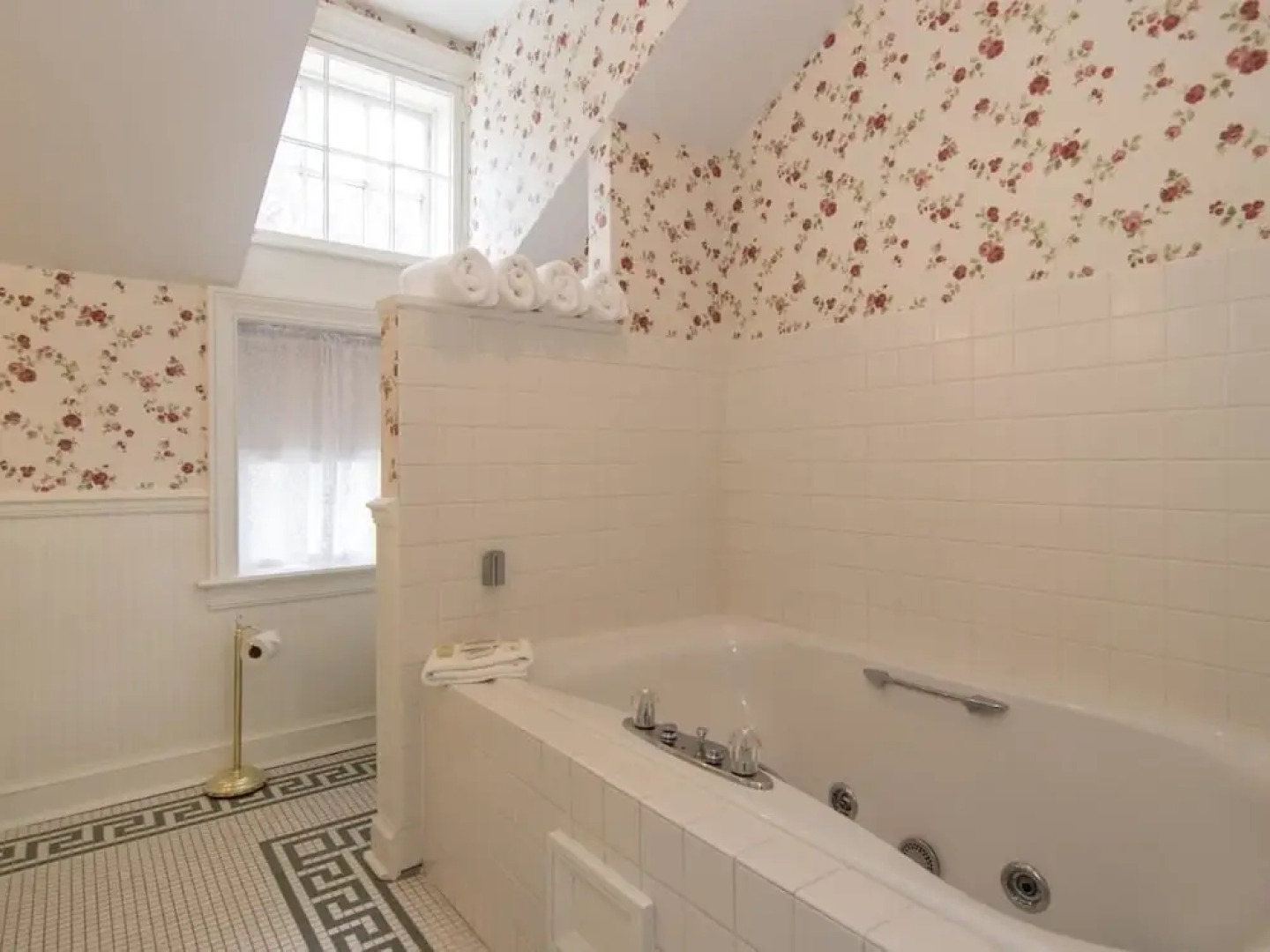 The Rochester Inn, A Historic Hotel