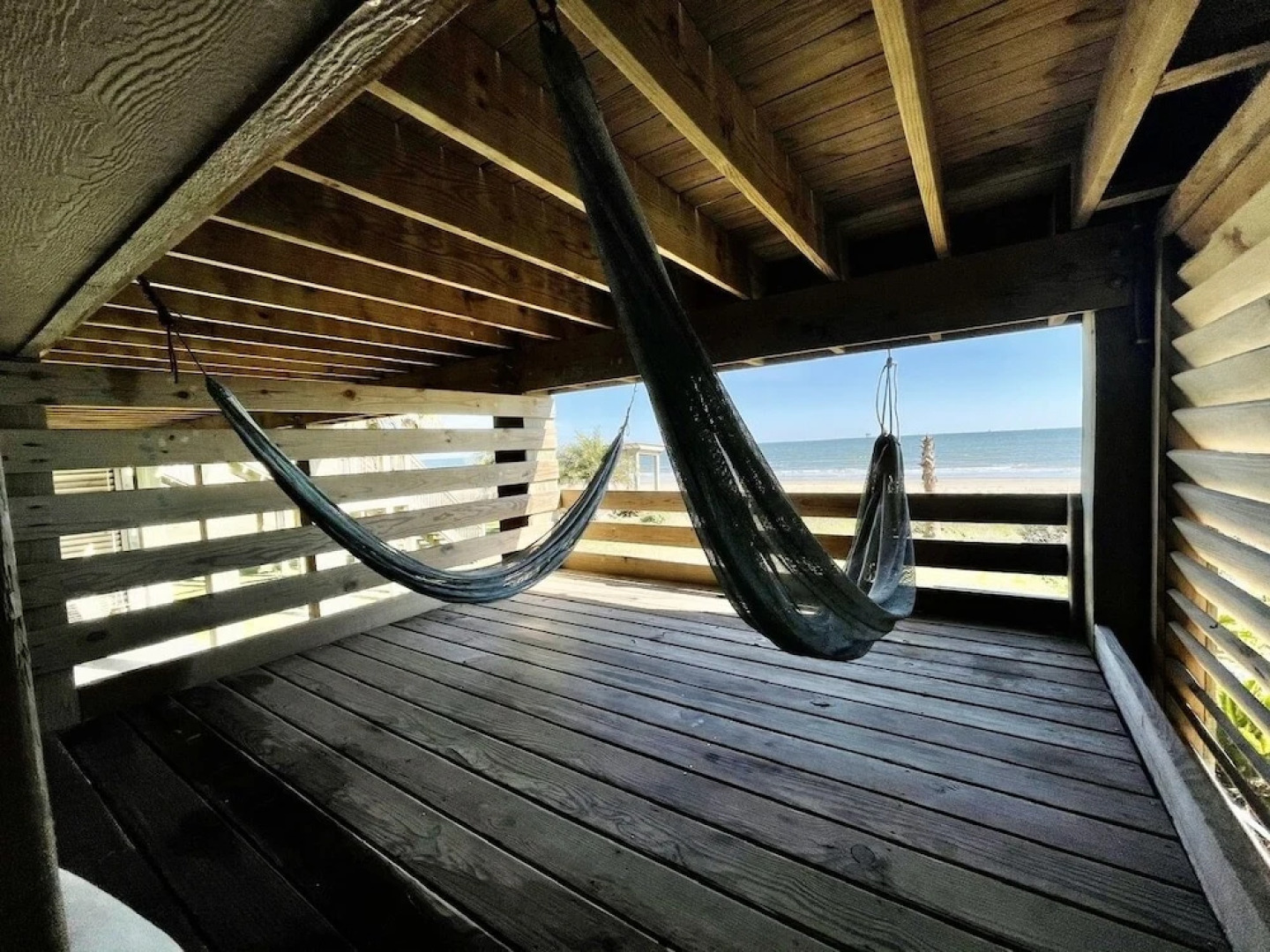 23 Yards To The Sea 6 Bedroom Home by Redawning