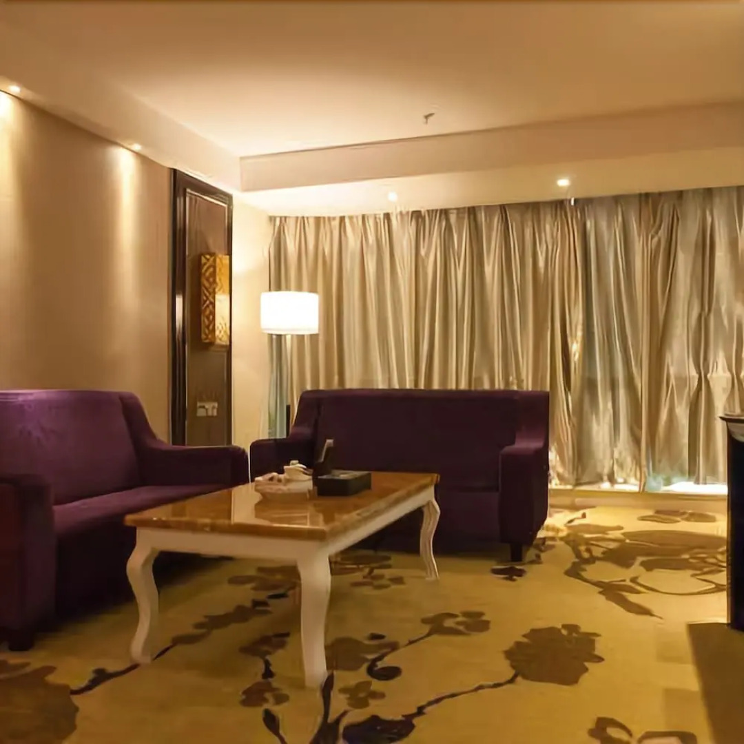 Jiade Huangguan Hotel