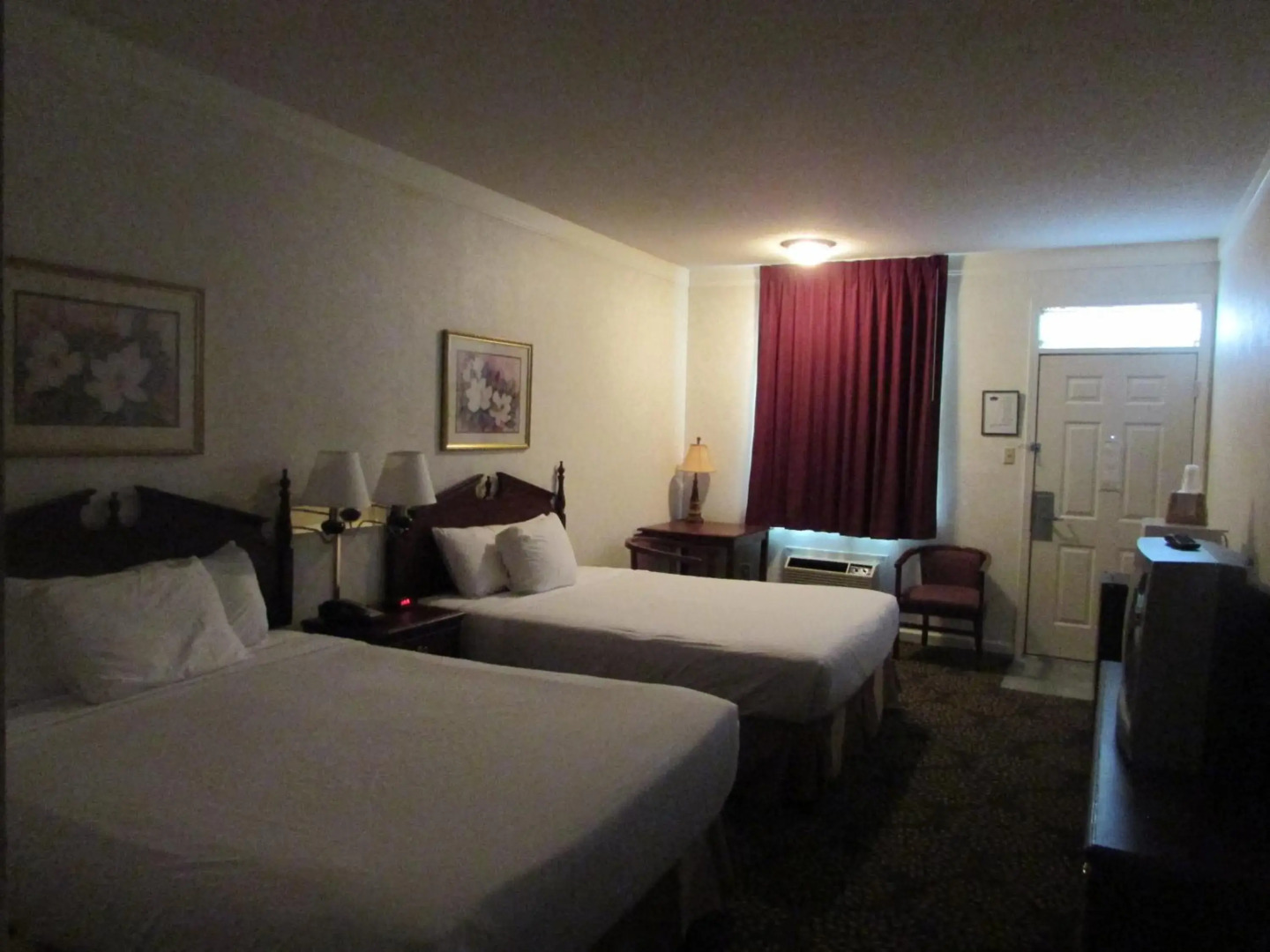 Plantation Oaks Suites & Inn