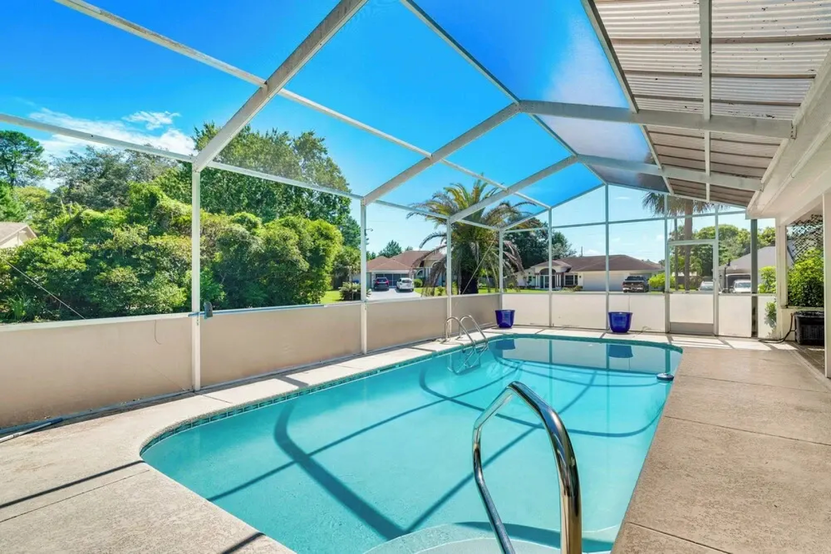 Spring Hill Home: Heated Pool, 9 Mi to Beach!