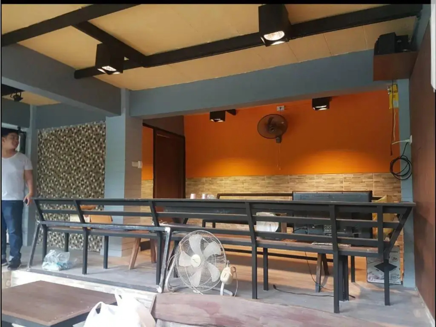 Kaengkrachan River Hut