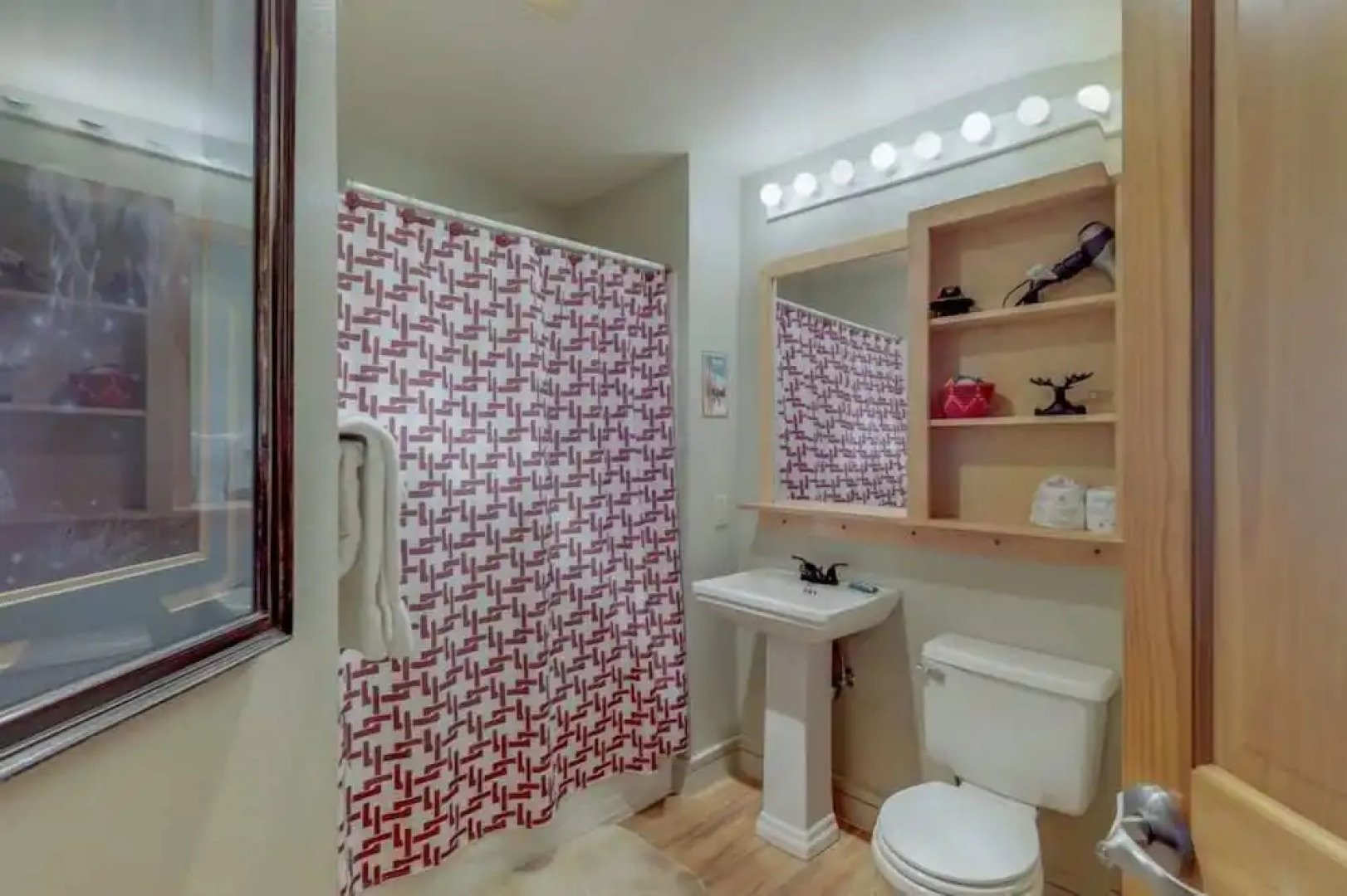 1 Bedroom Mountain Condo in the Heart of River Run Village within walking distance to ski lift