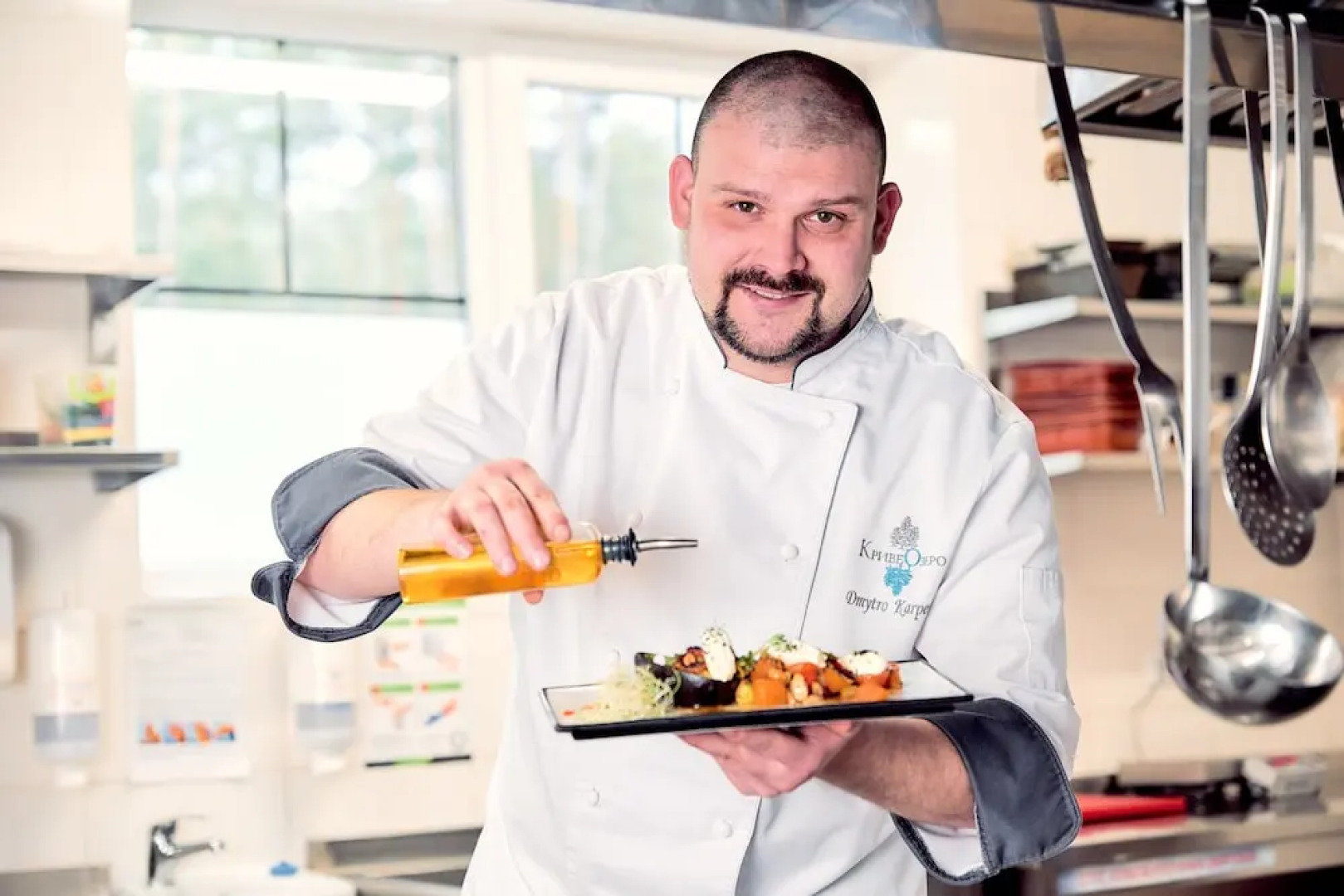 Отель «Кривое озеро»