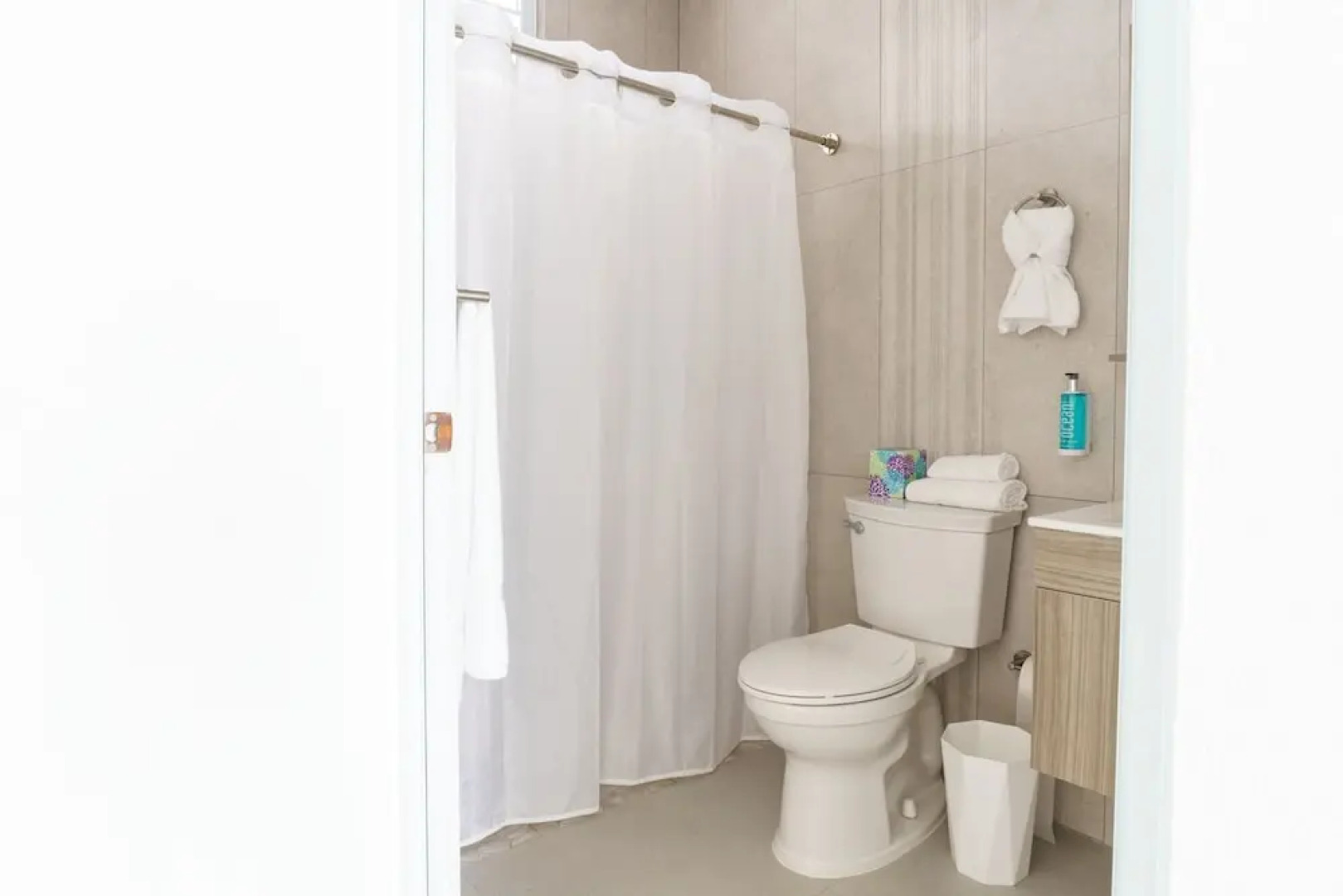 Red Flamboyan Guesthouse