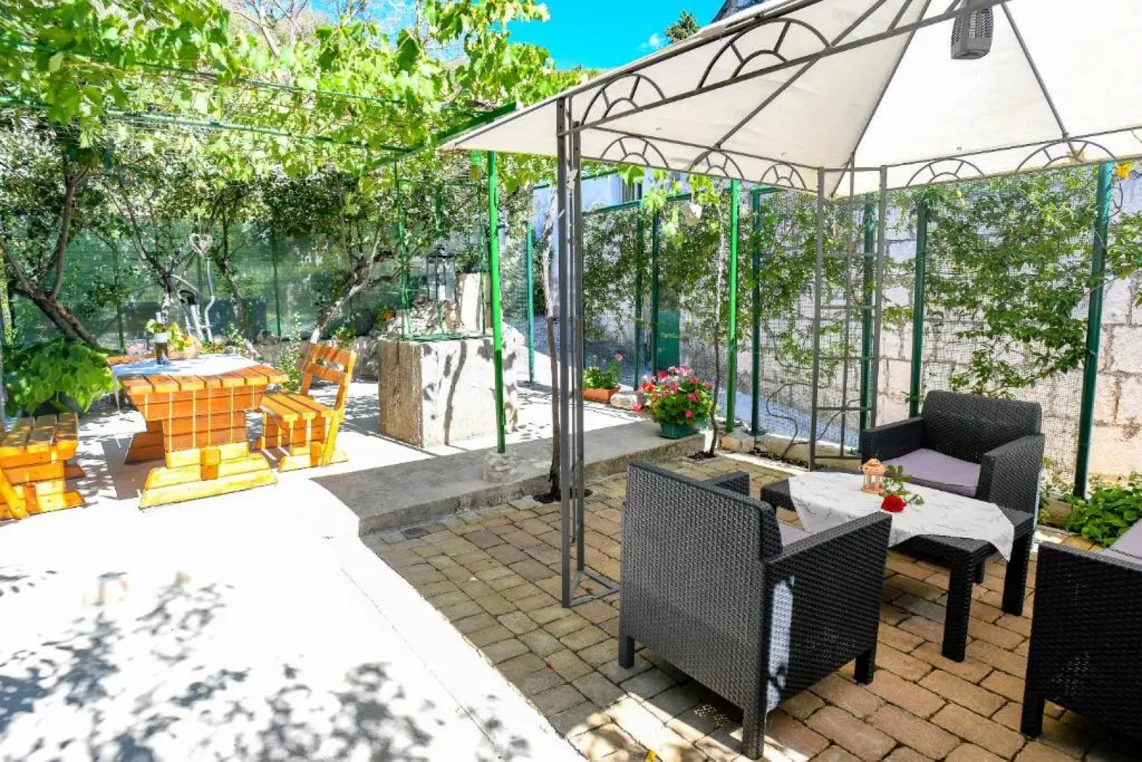 Apartment Kalajžić Žeževica