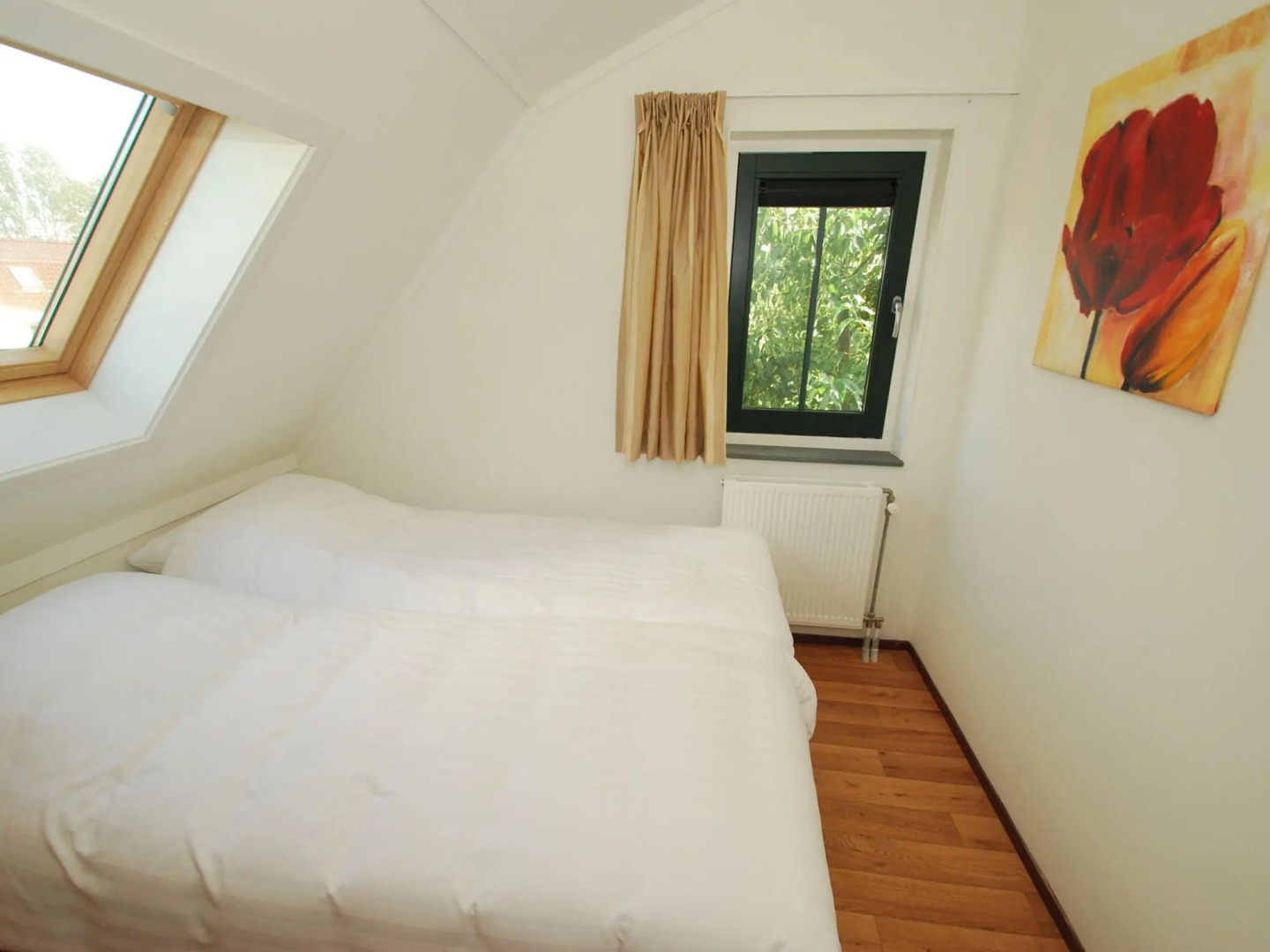 Radiant House Around Beach With Garden in Schoorl