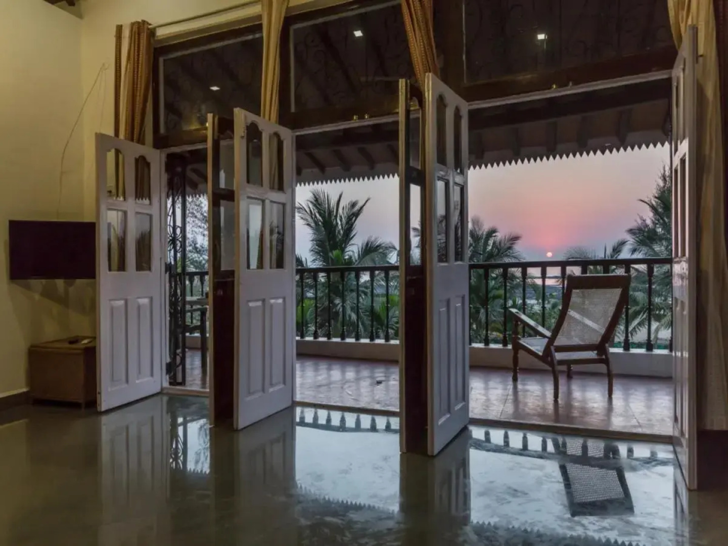 SaffronStays Salt Rim on the Beach