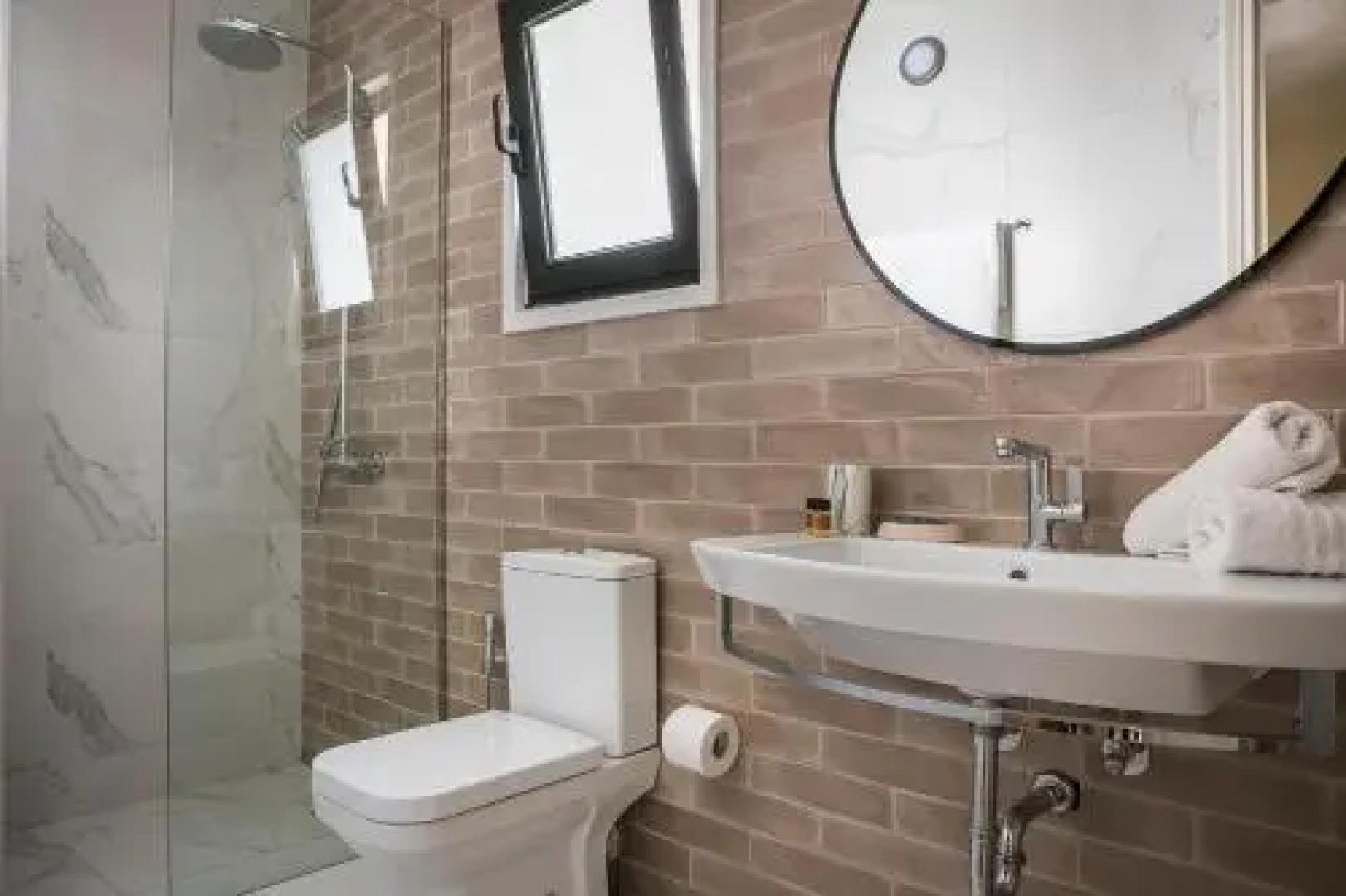 Martini Waterfront Suites