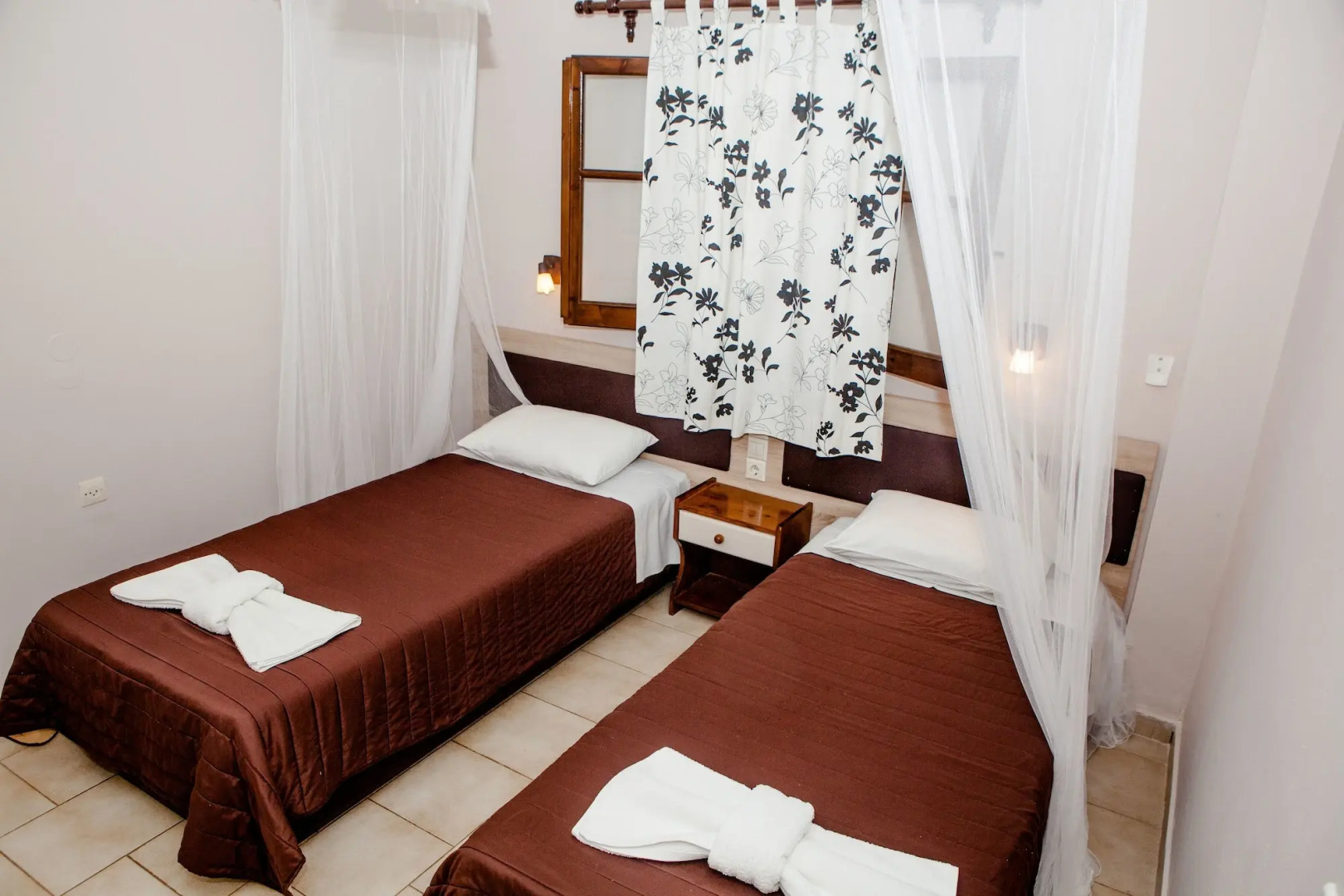 Eleana Apartments And Studios