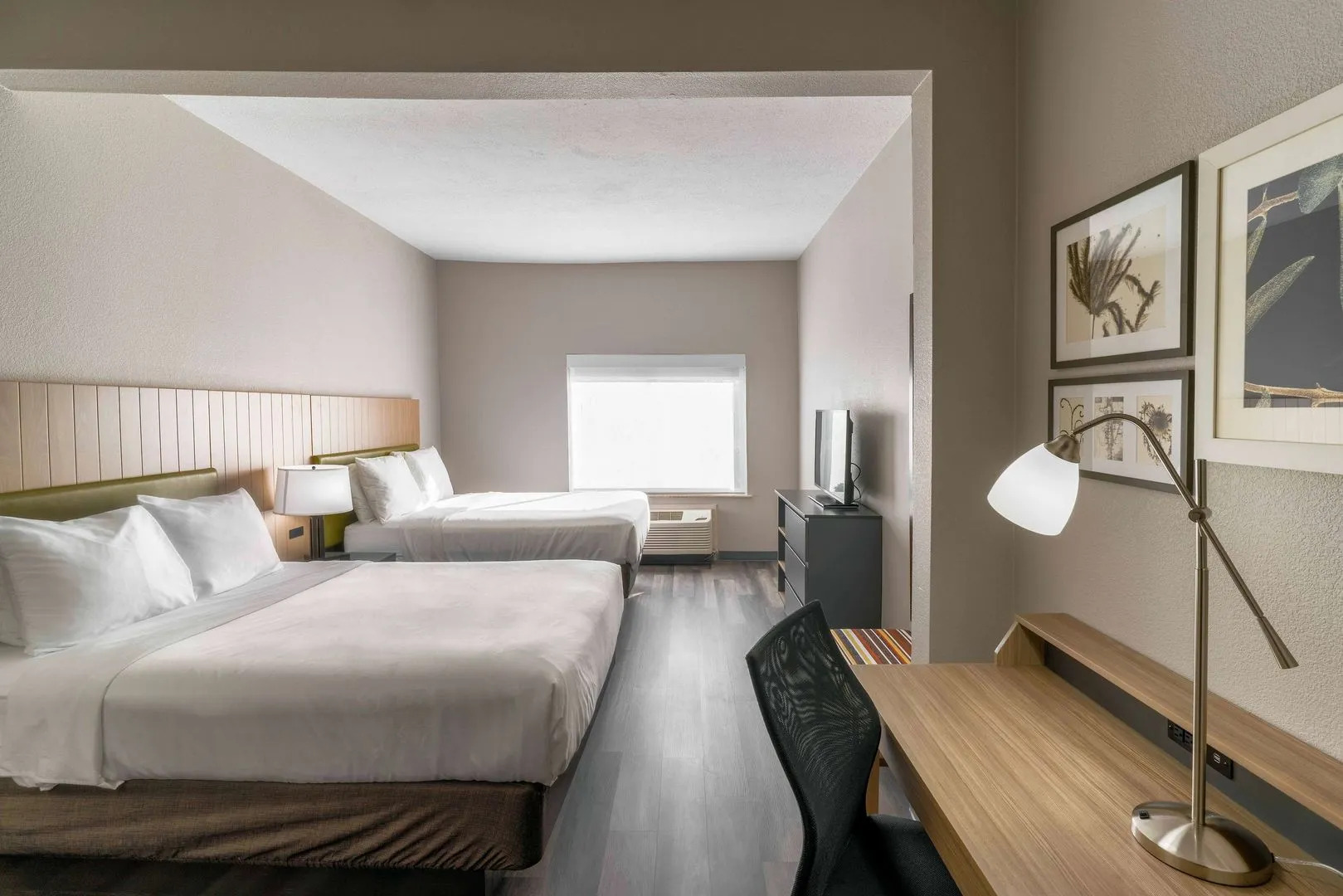 Townhome Inn & Suites