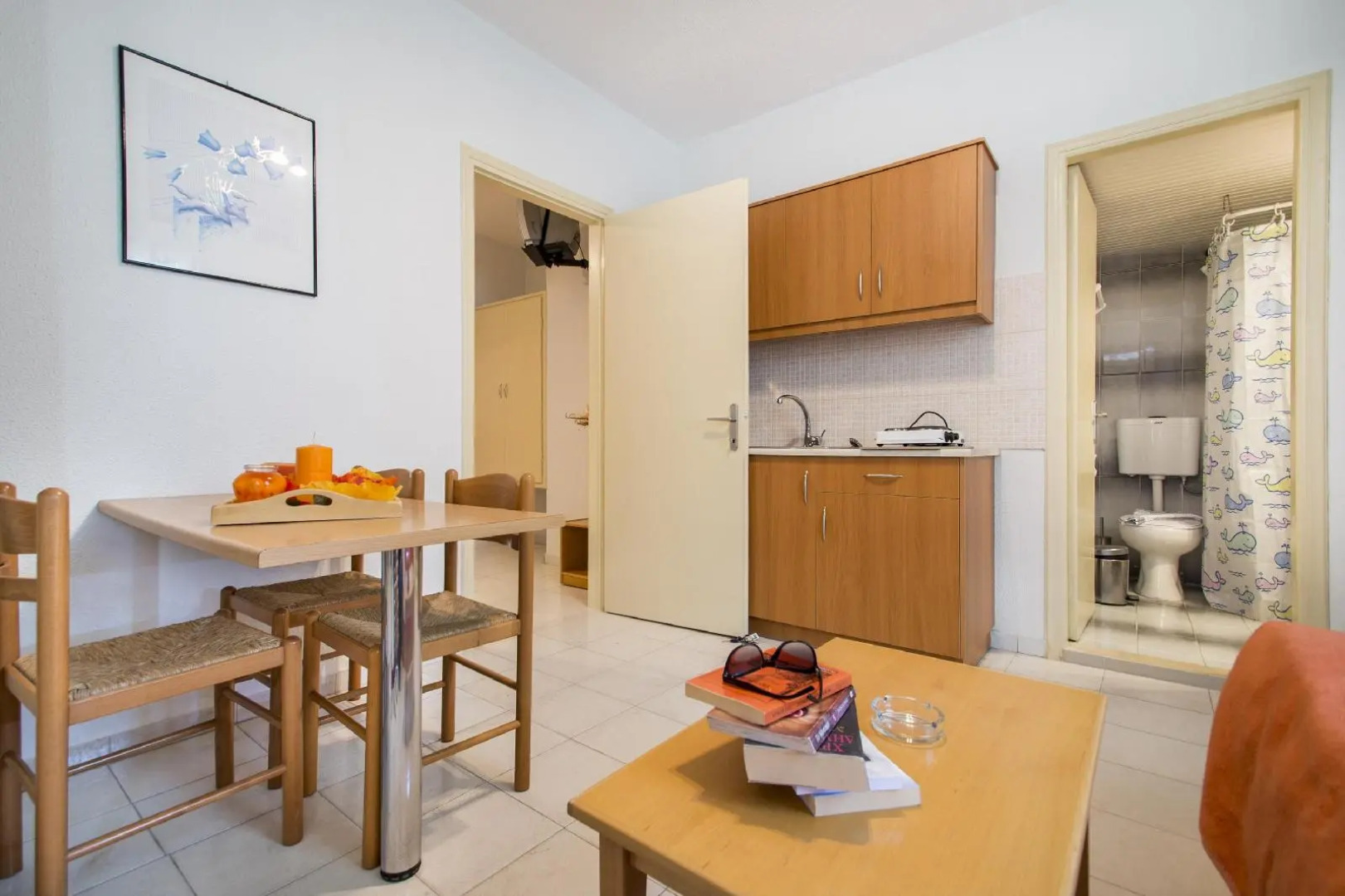 Erato Studios & Apartments