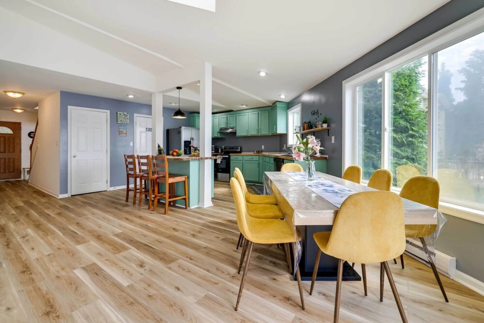 Stunning Tobyhanna Home w/ Lake Access + Kayaks!