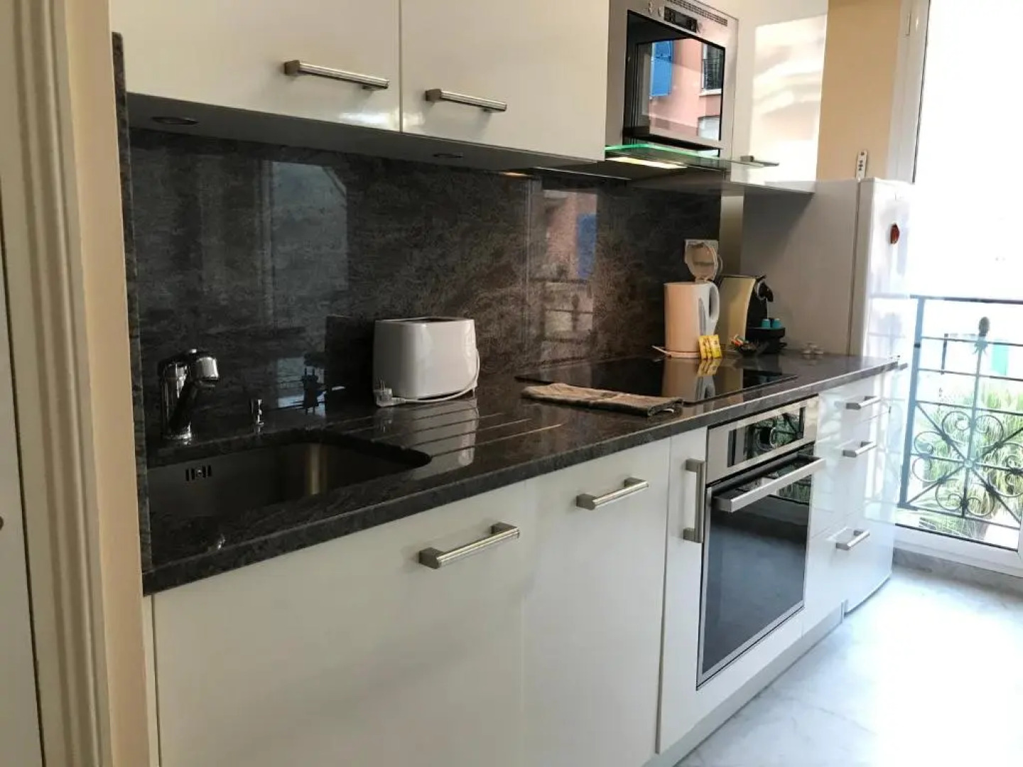 Le Victoria, 2p moderne, les pieds dans l'eau, Parking, Piscine