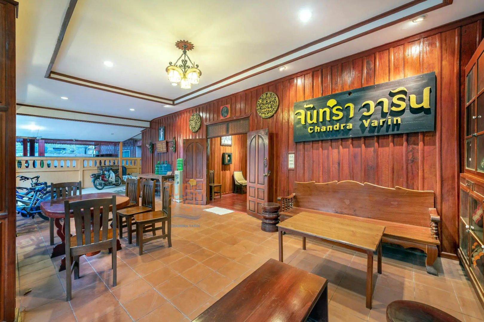 Chandra Varin Hometel