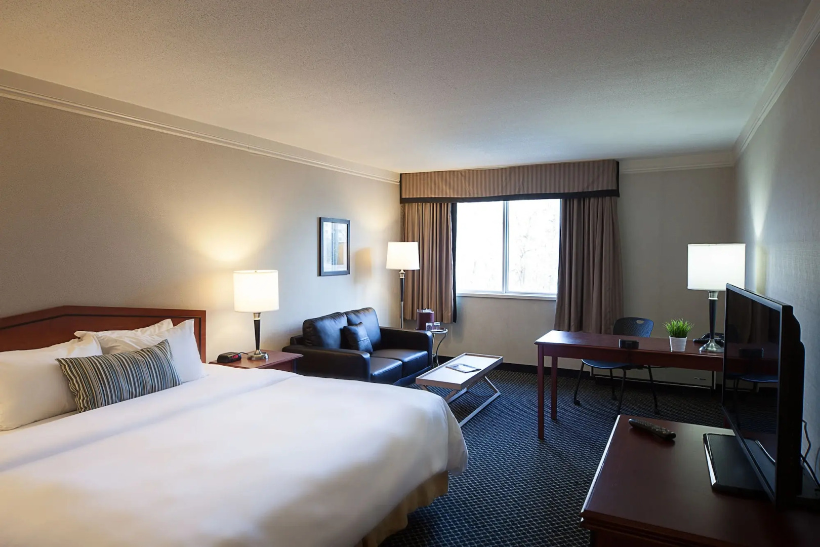 Toronto Don Valley Hotel and Suites