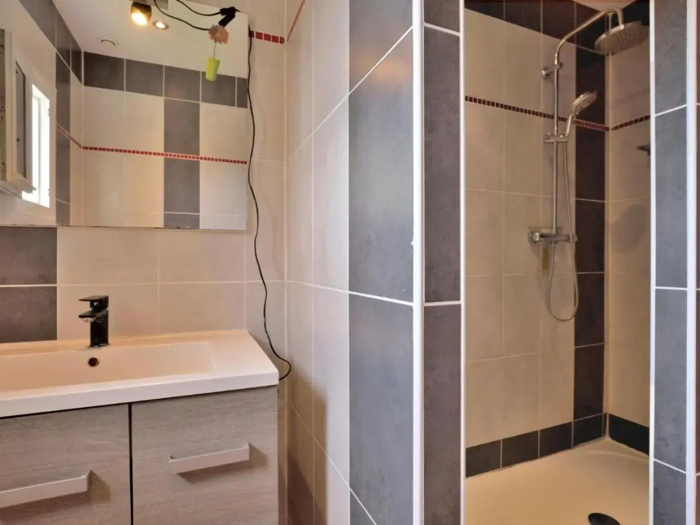 Holiday Home La Roseraie - KRB100