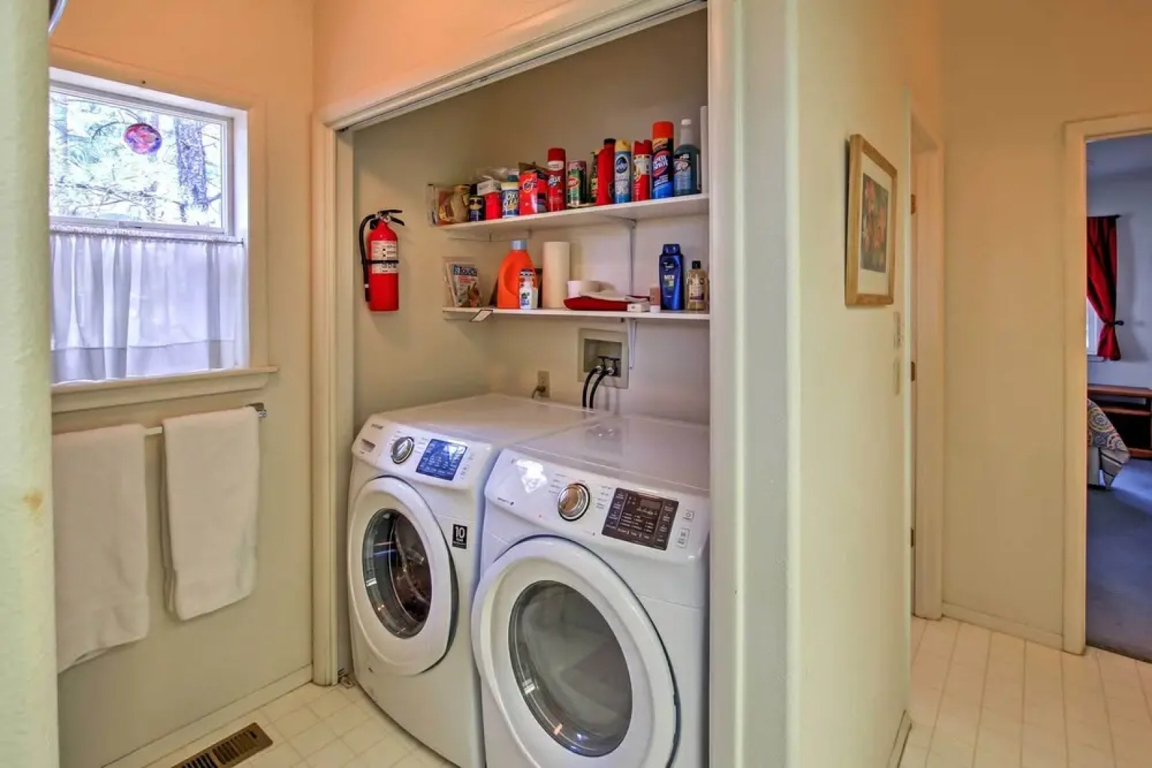 1 Mi Odell Lake: Munds Park Home w/ 3 Decks