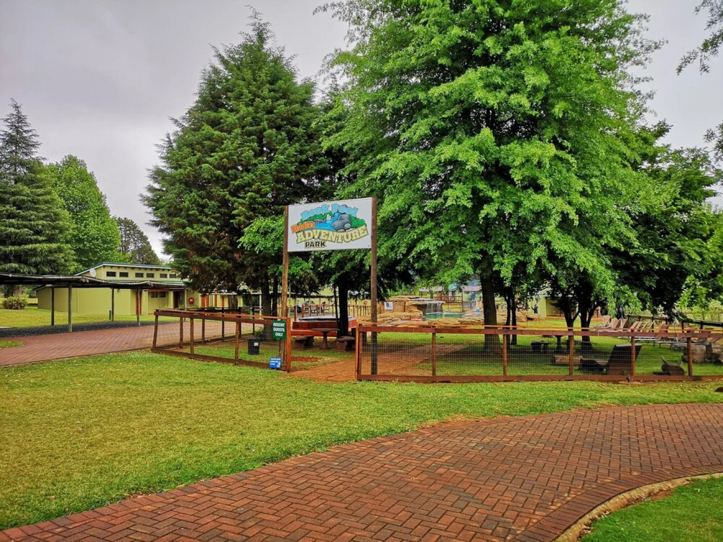 Gooderson Monks Cowl Golf Resort