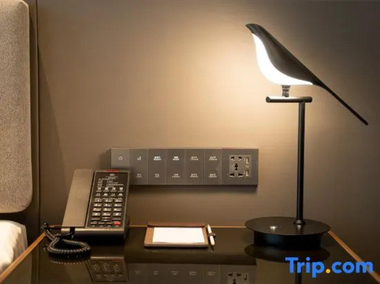 Qunhao Hotel (Guigang Sports Center Store)