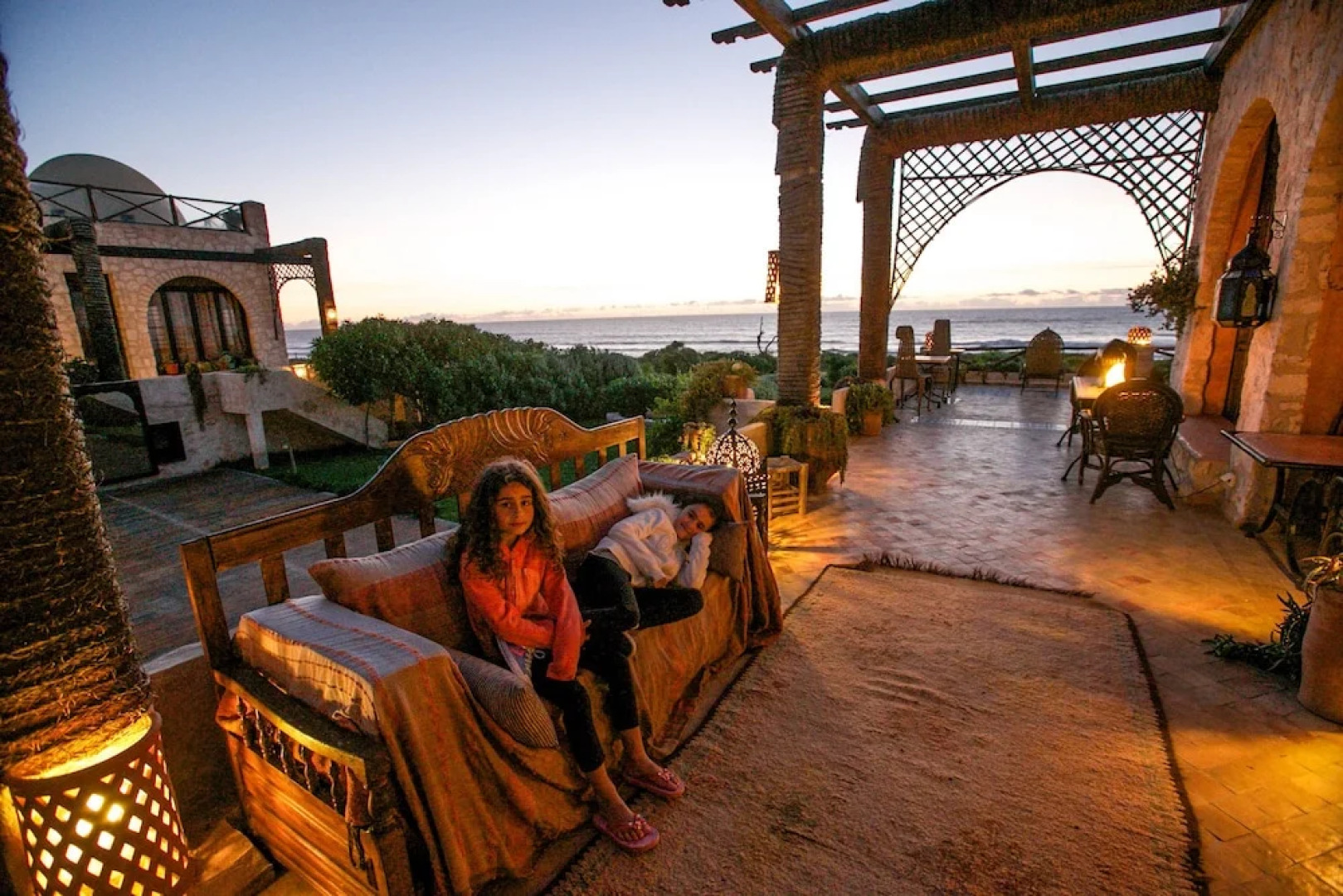 Dar Danse the Bubble on the Beach