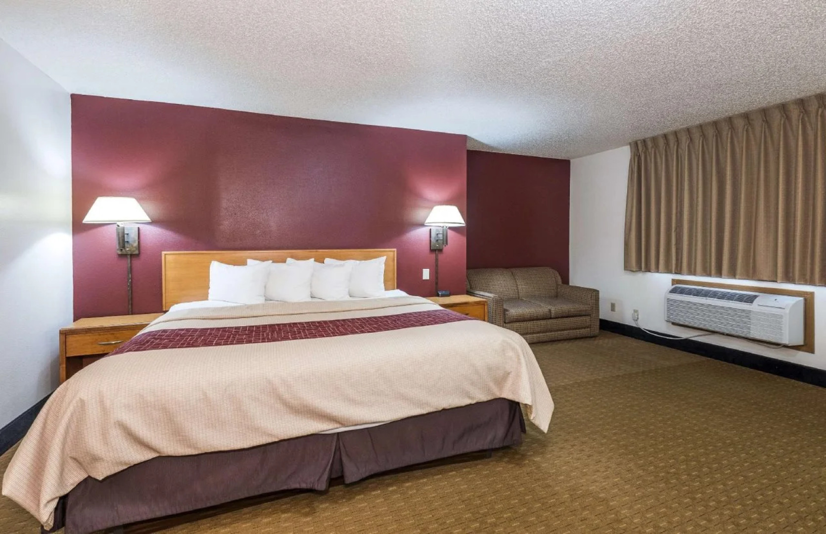 Bearcat Inn and Suites