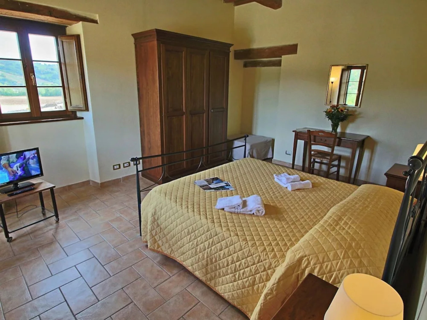 Cottage in Urbania With Pool & Terrace