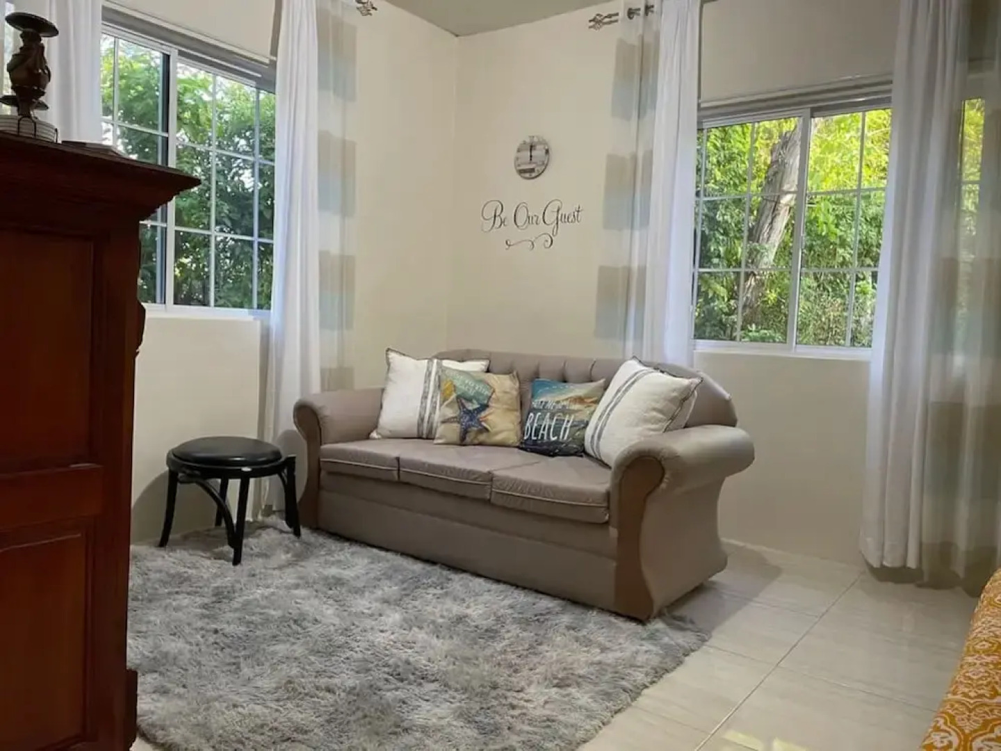 Adorable 1BR Cottage Walk to the Beach Priory