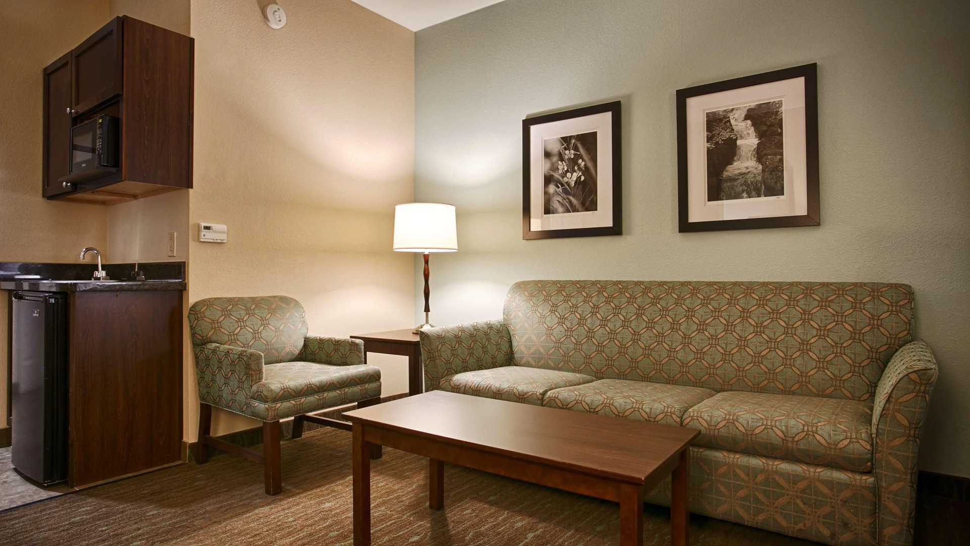 Best Western Plus Texarkana Inn & Suites