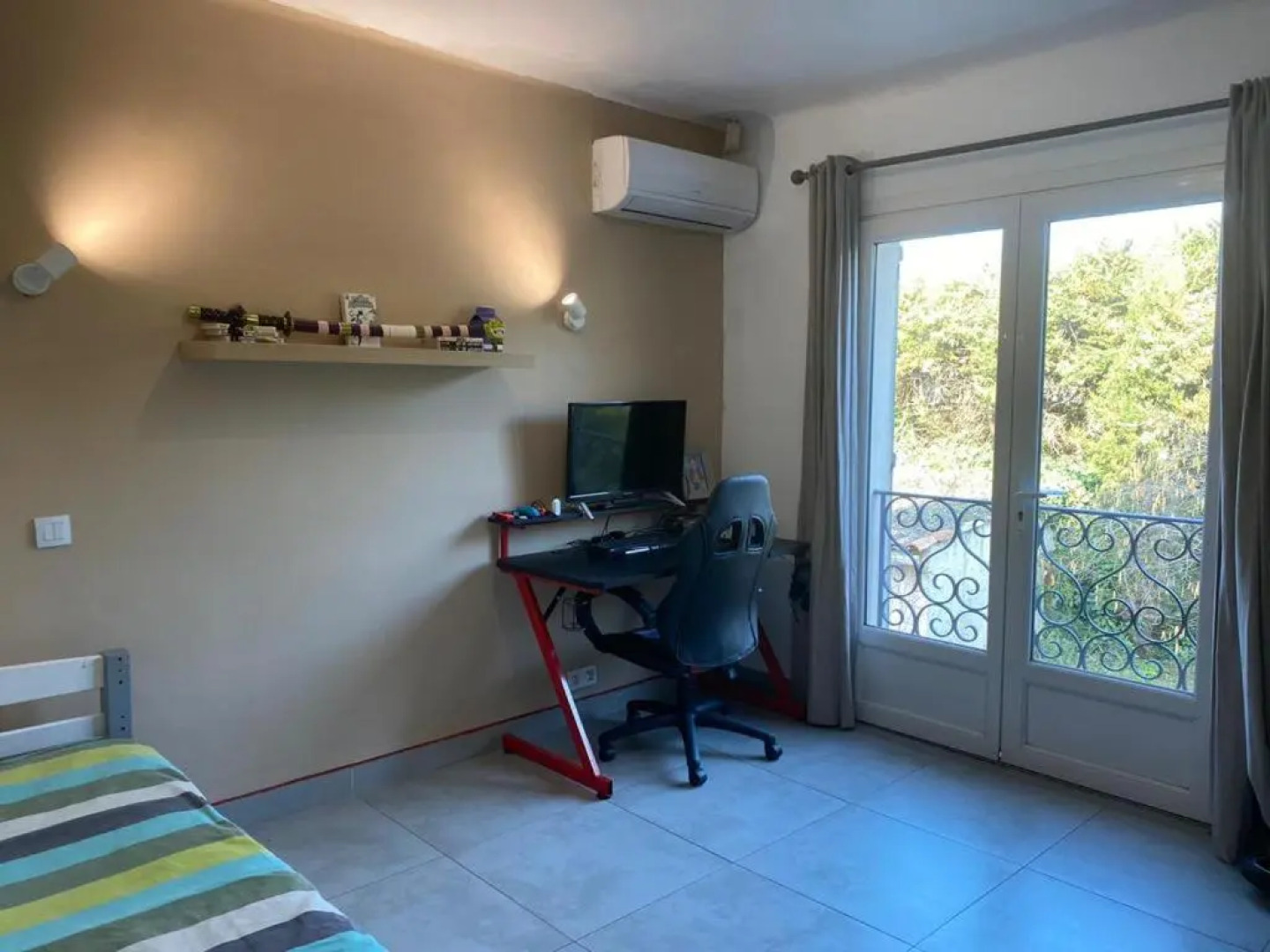 Très grande Villa pour 1 famille ou plusieurs...