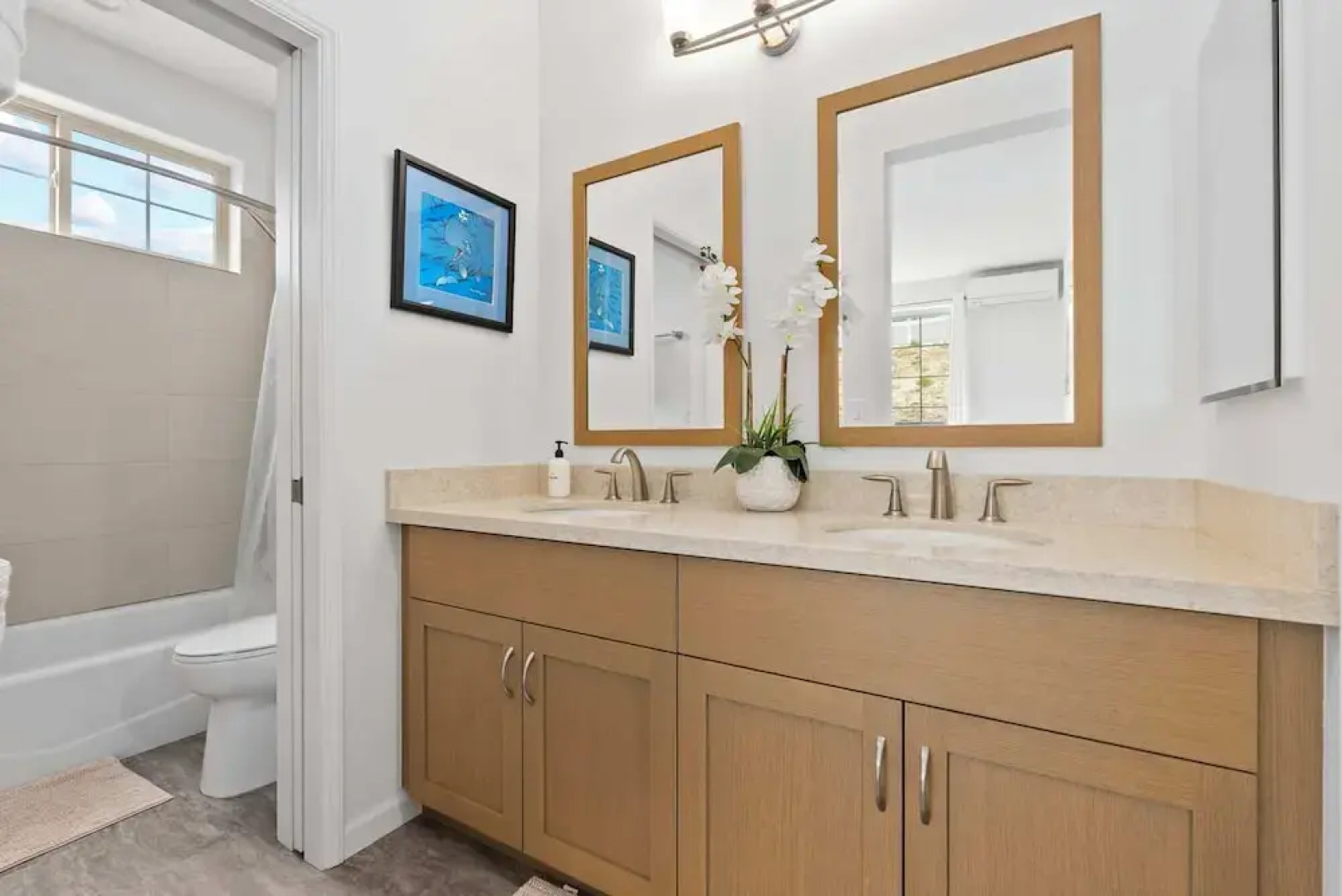 @marbella Lane - Elegant 3BR w/ Marvelous Views