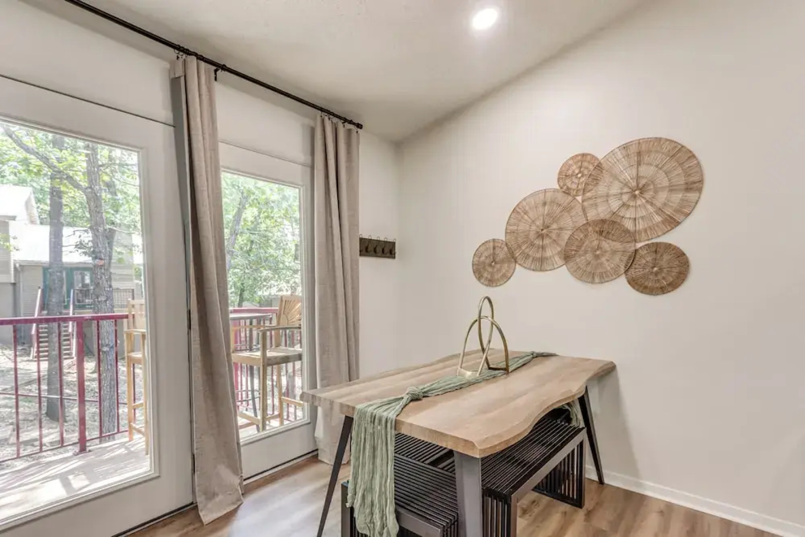 Walk to Table Rock Lake: Updated Cabin w/ Deck!