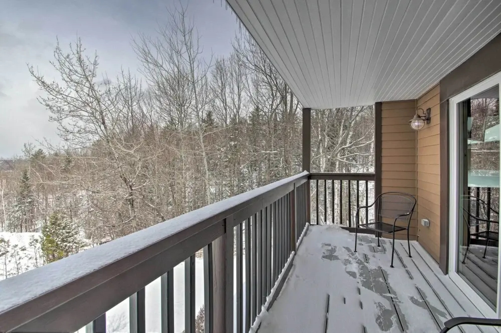 Slopeside Burke Mtn Condo w/ Amenity Access!