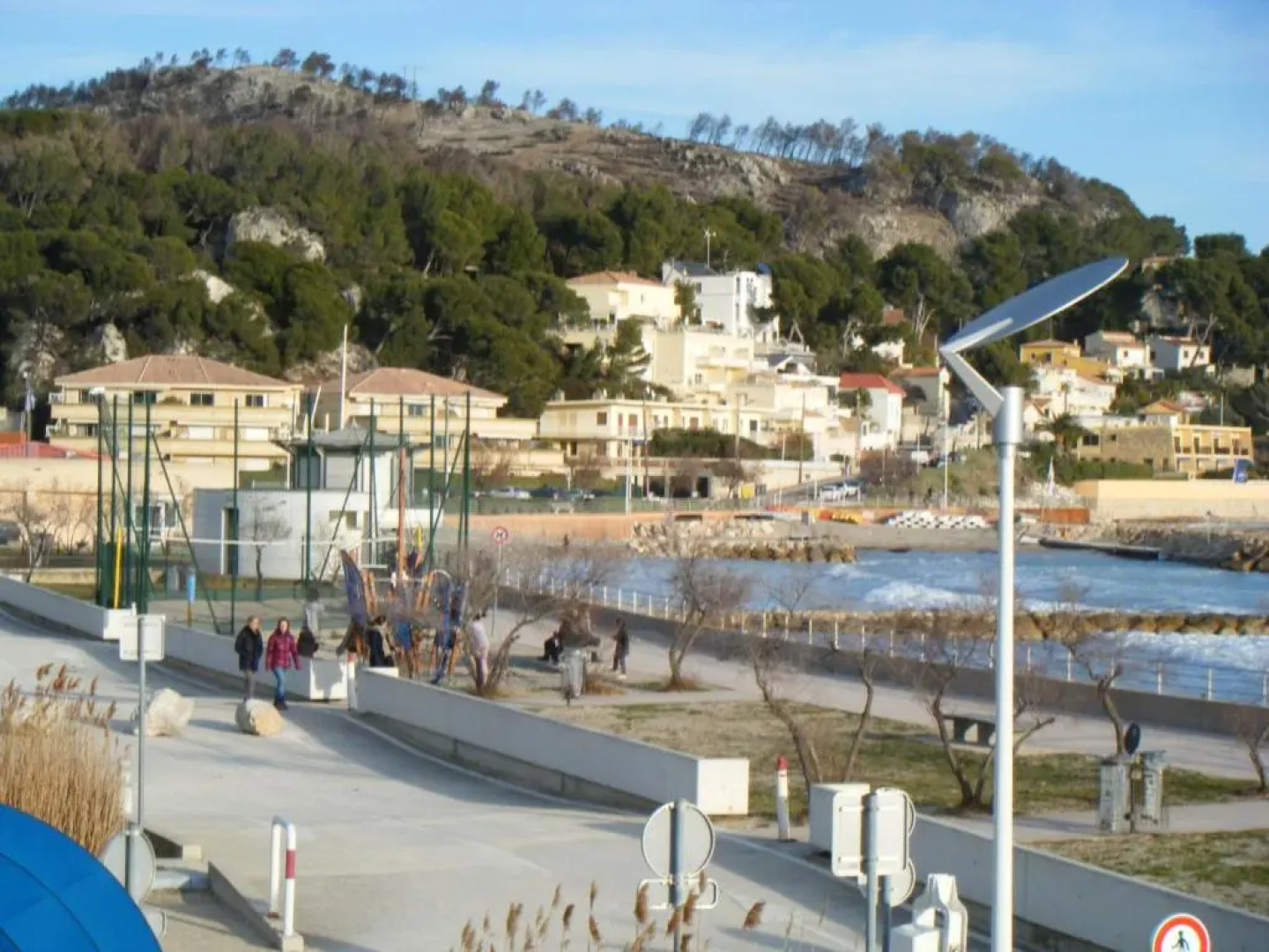 Front de mer les pieds dans l'eau